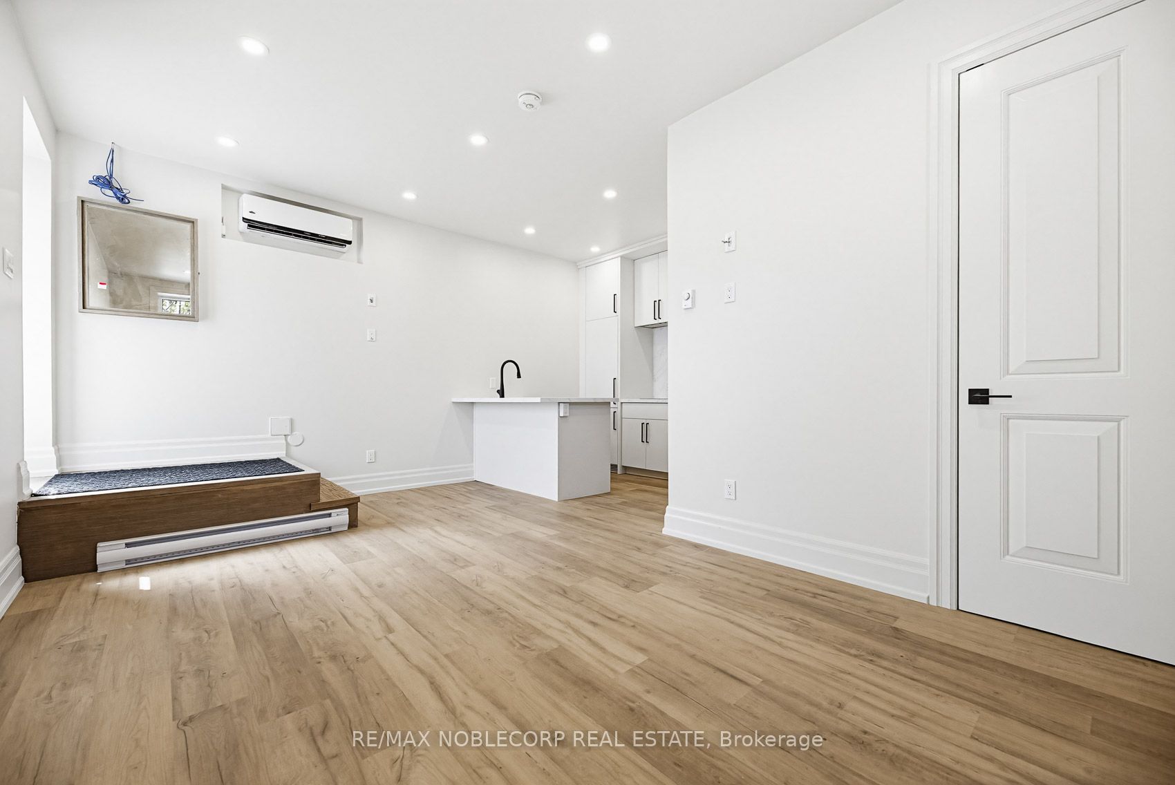 108 Enderby Road 5, Toronto, ON M4E 2S5 photo 4