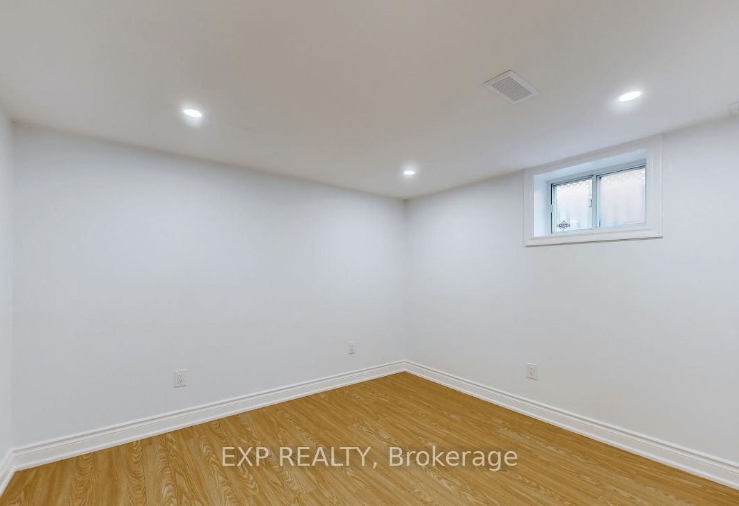 45 Blaisdale Road Bsmt, Toronto, ON M1P 1V9 photo 4