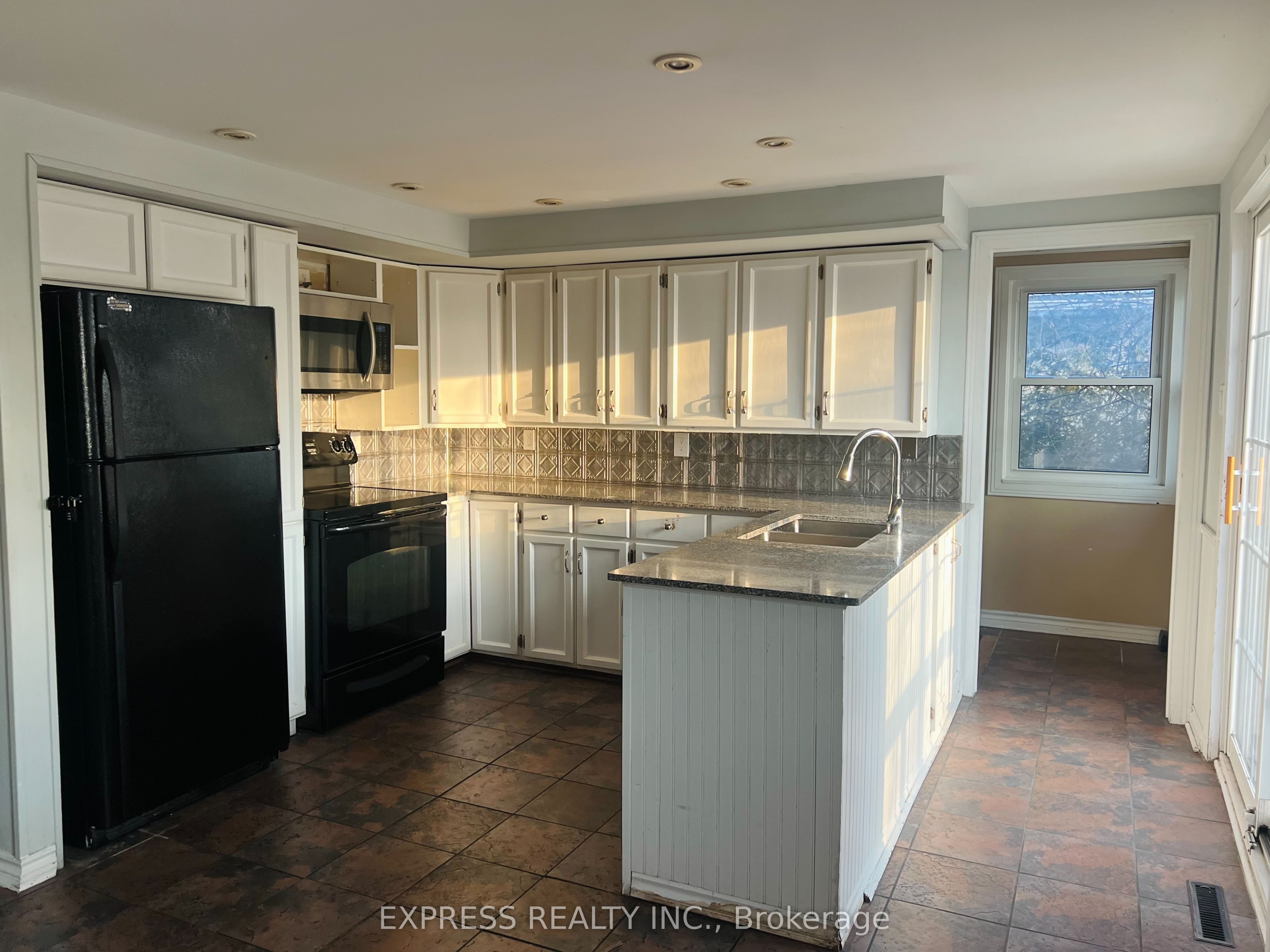 2184 Maple Grove Road, Clarington, ON L1C 6M1