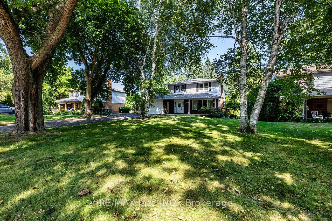 233 Wellington Street, Whitby, ON L1N 5L7 photo 3