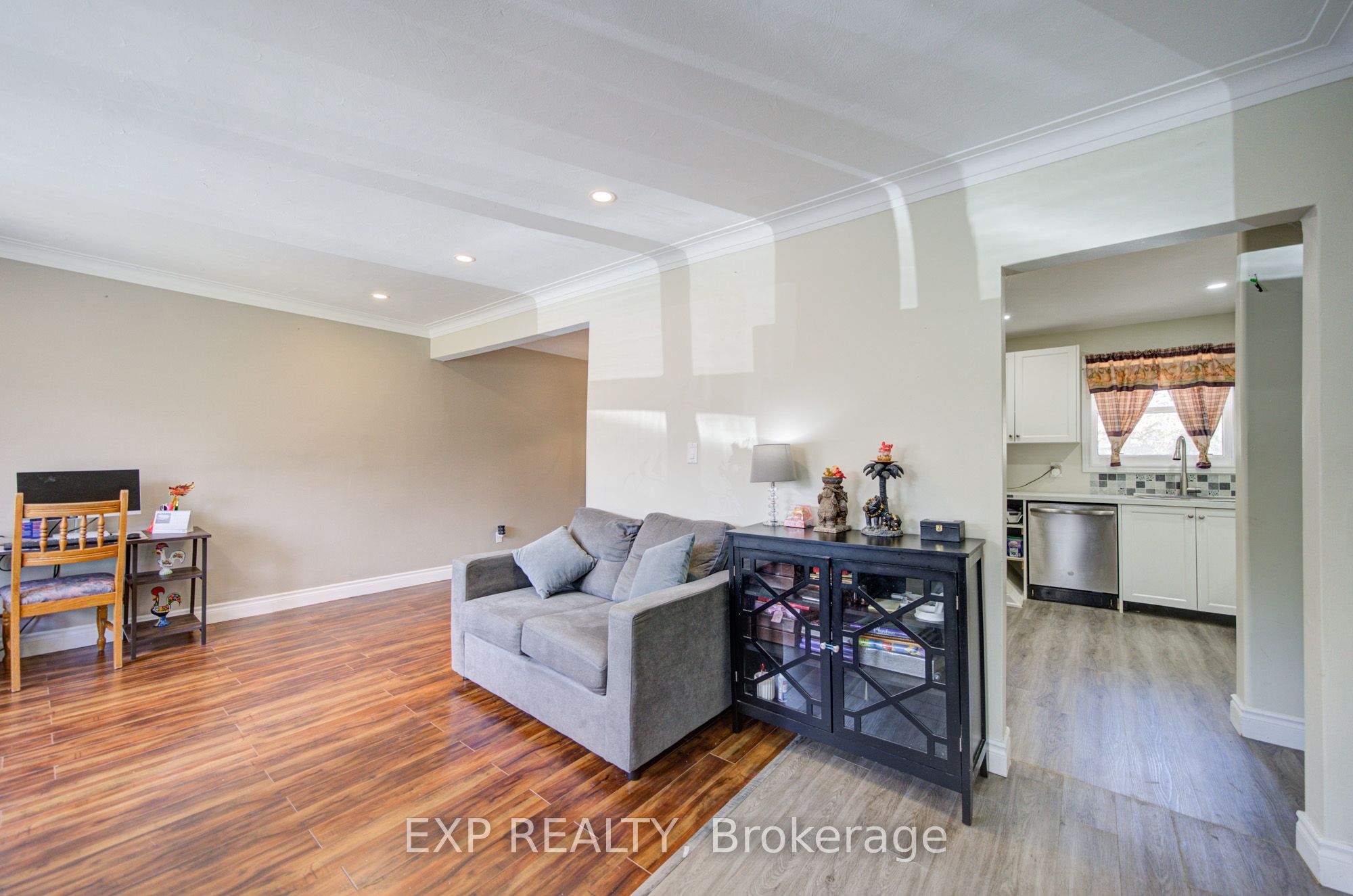 95 Reidmount Avenue E, Toronto, ON M1S 1B6 photo 2