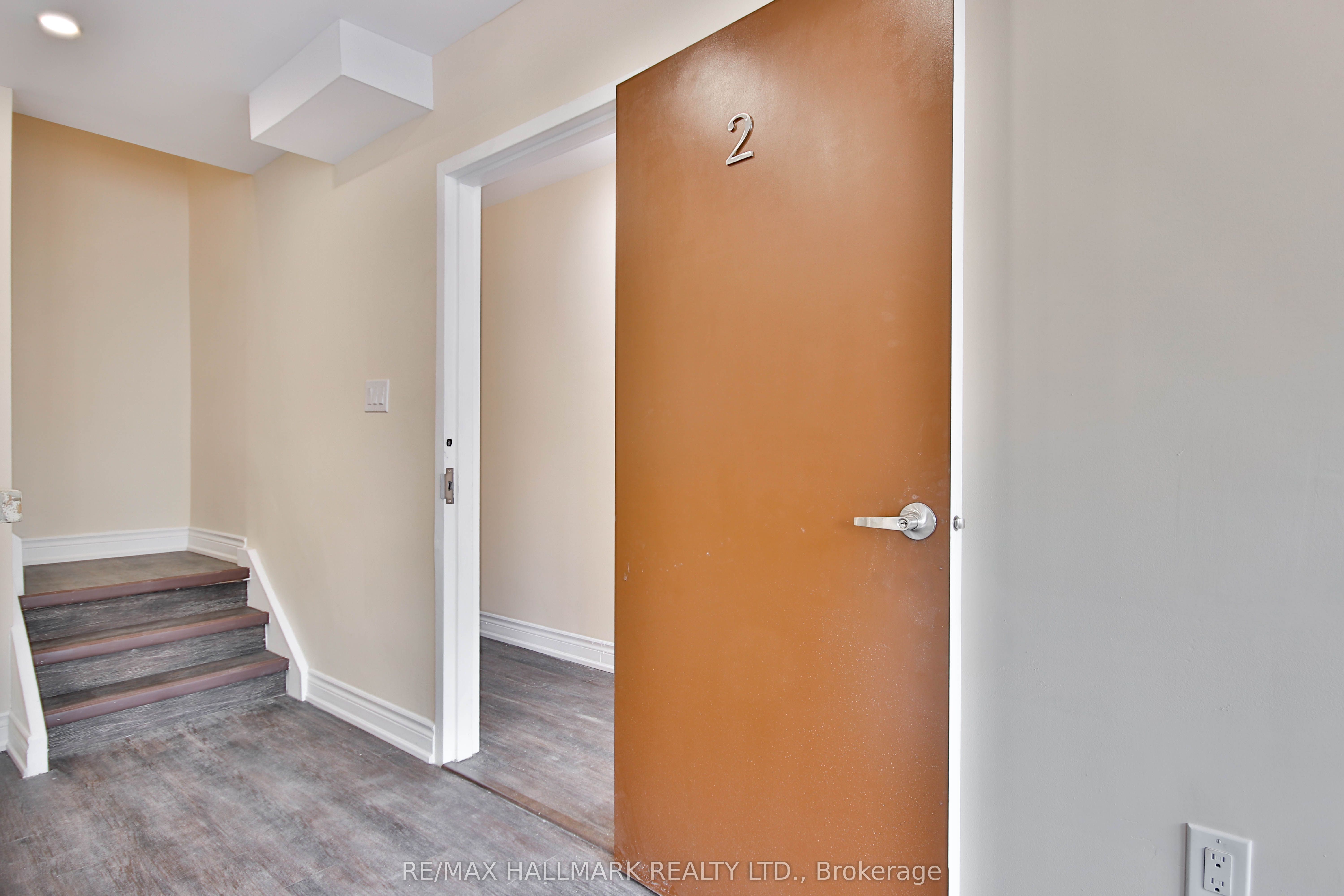 795 Broadview Avenue 2, Toronto, ON M4K 2P8 photo 2