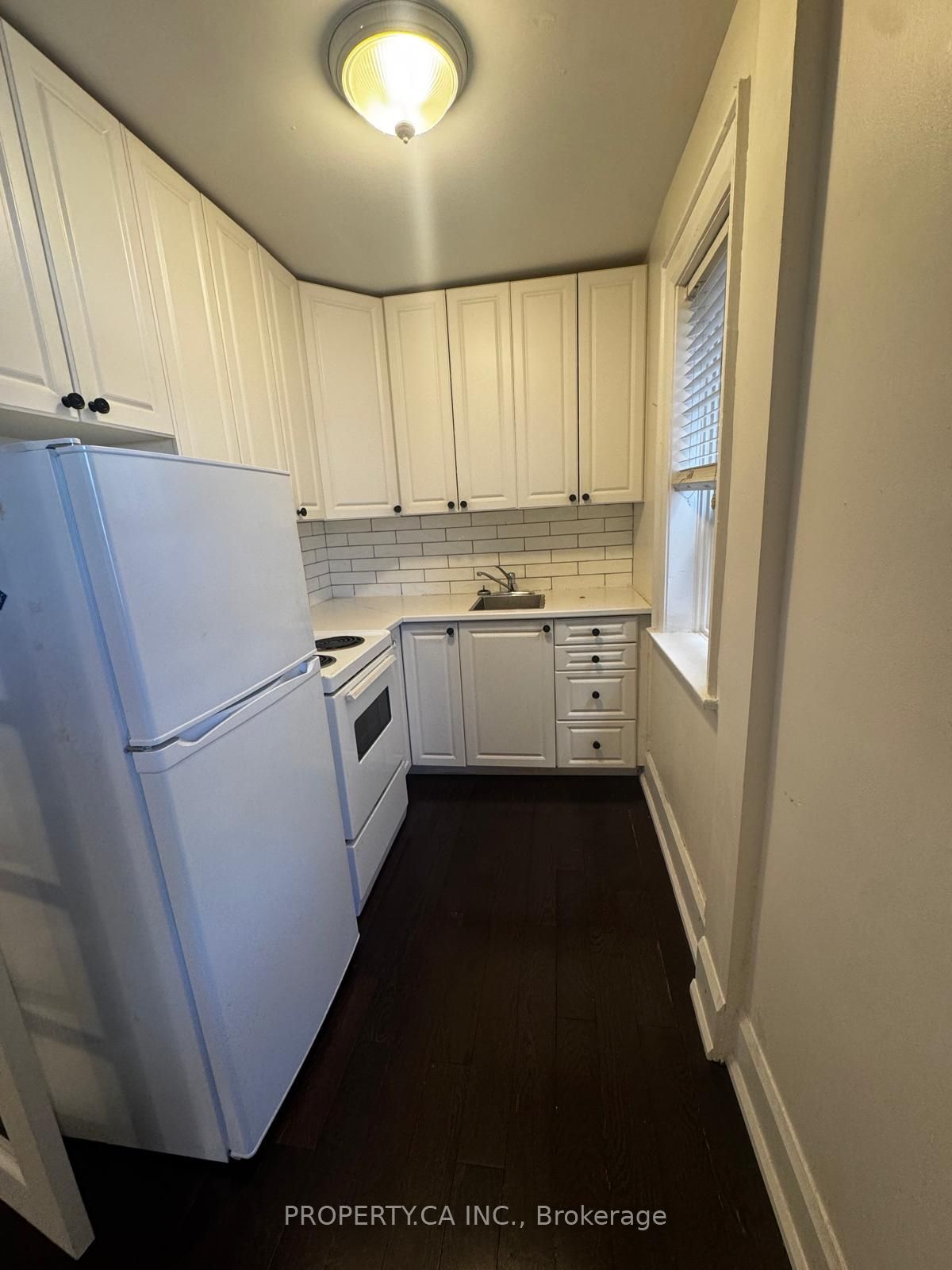 849 Broadview Avenue E 19, Toronto, ON M4K 2P9 photo 4