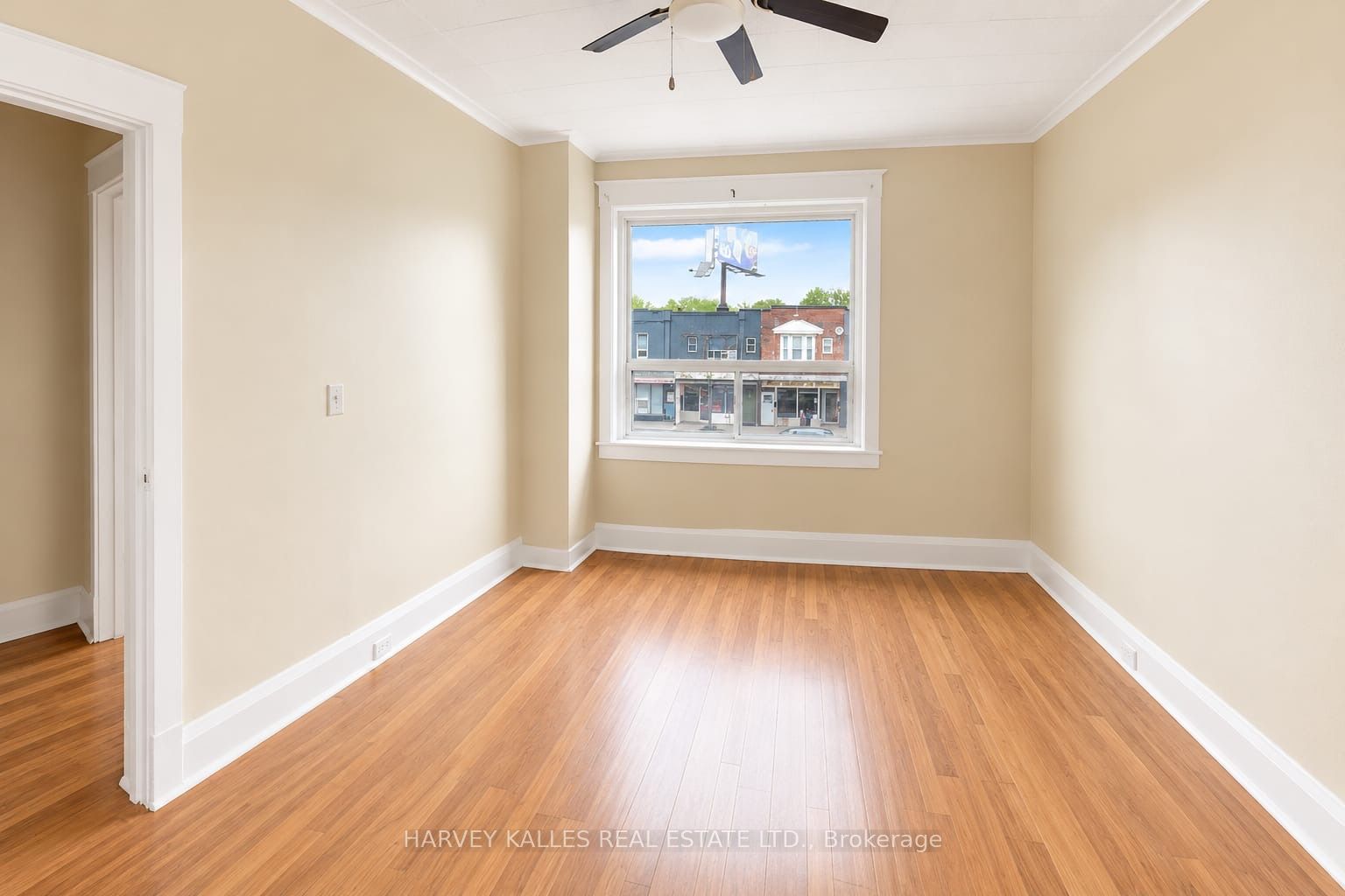 1355 Danforth Avenue 2nd Flr, Toronto, ON M4J 1N1 photo 2