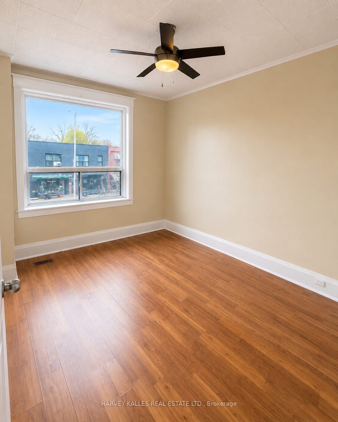 1355 Danforth Avenue 2nd Flr, Toronto, ON M4J 1N1 photo 3