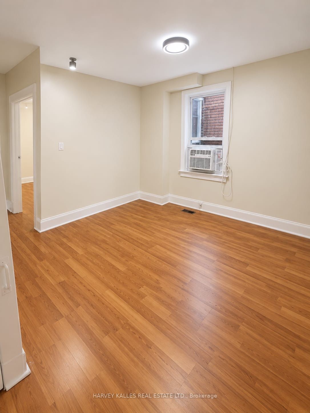 1355 Danforth Avenue 2nd Flr, Toronto, ON M4J 1N1 photo 5