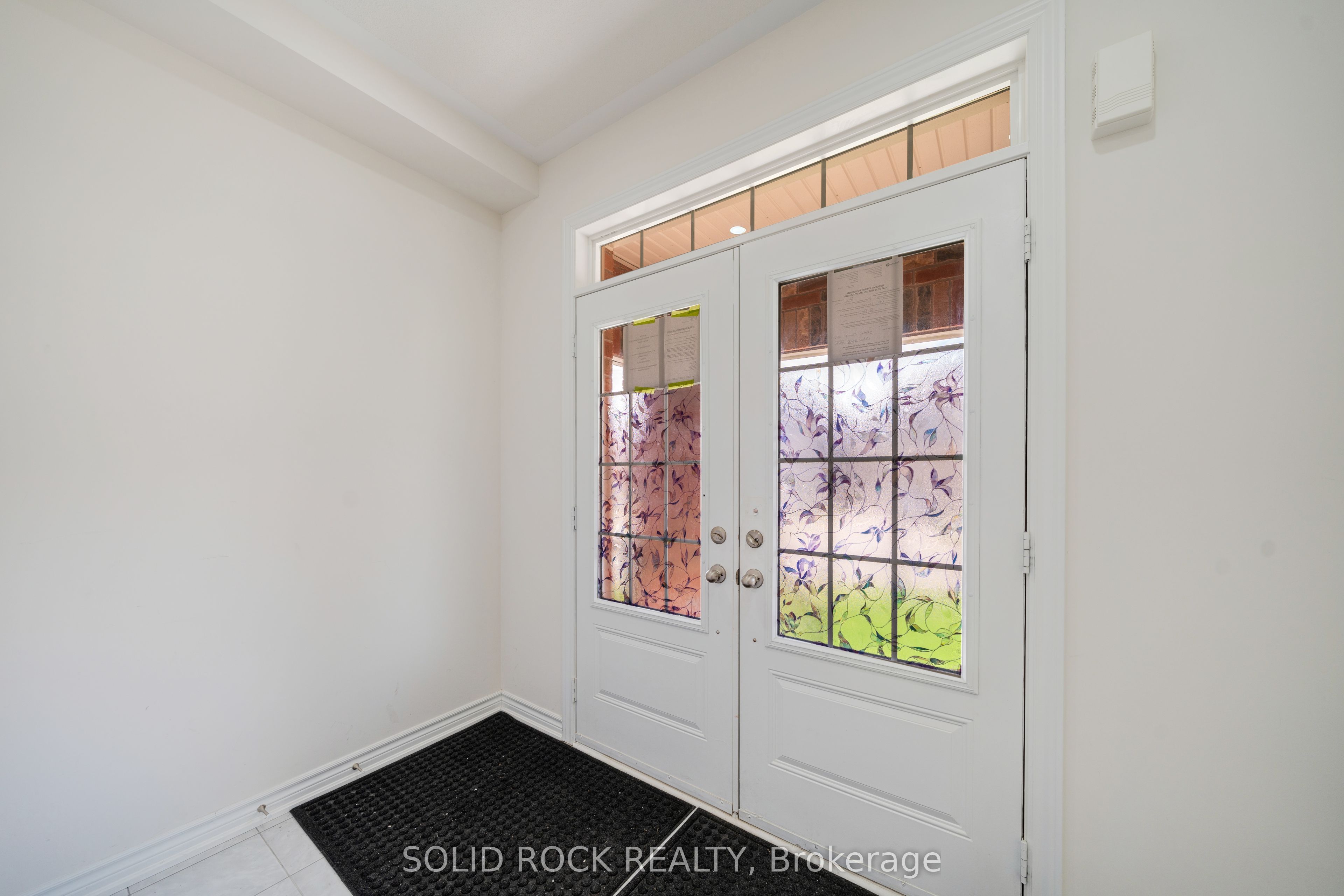 225 Fleetwood Drive, Oshawa, ON L1T 3E7 photo 3