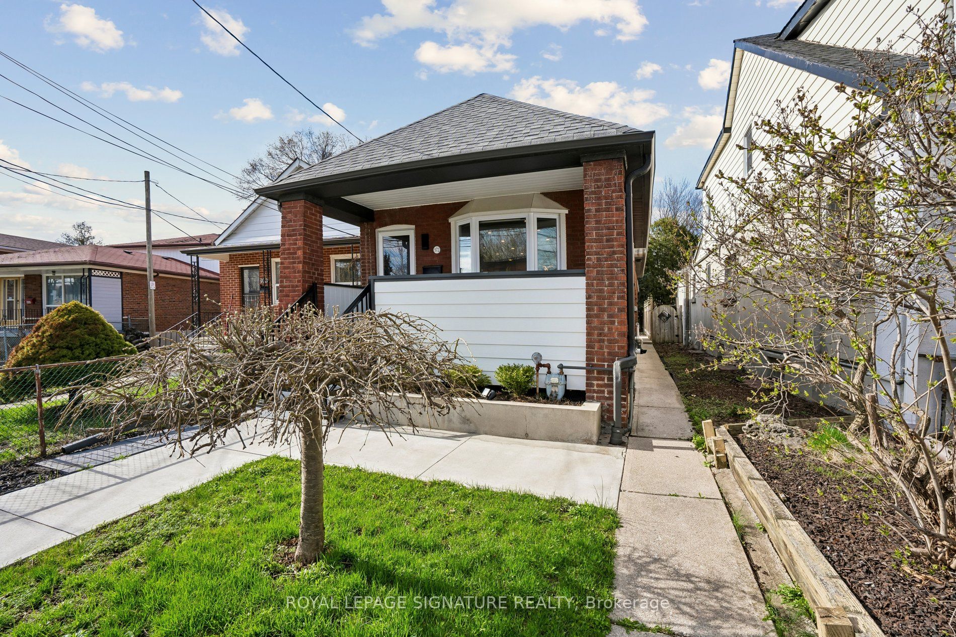 972 Cosburn Avenue, Toronto, ON M4C 2W9 photo 3