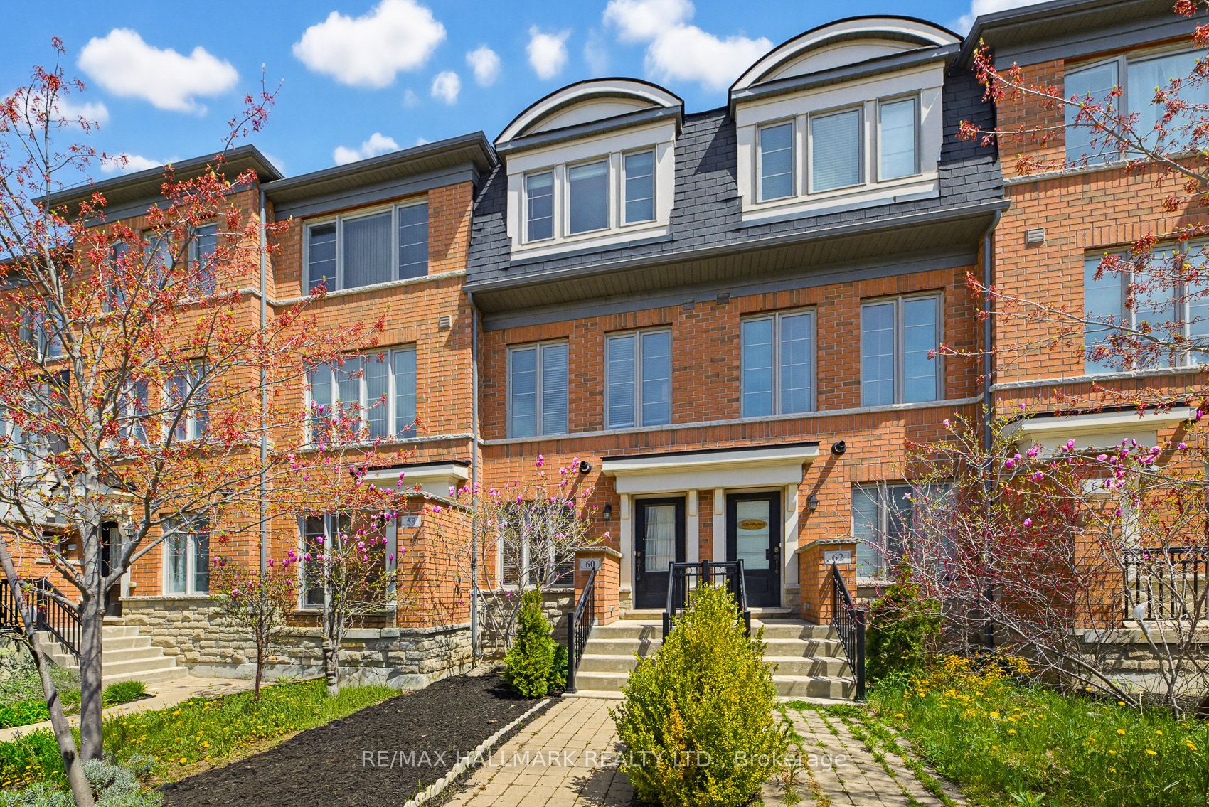 60 Belanger Crescent, Toronto, ON M1L 0H3 photo 3