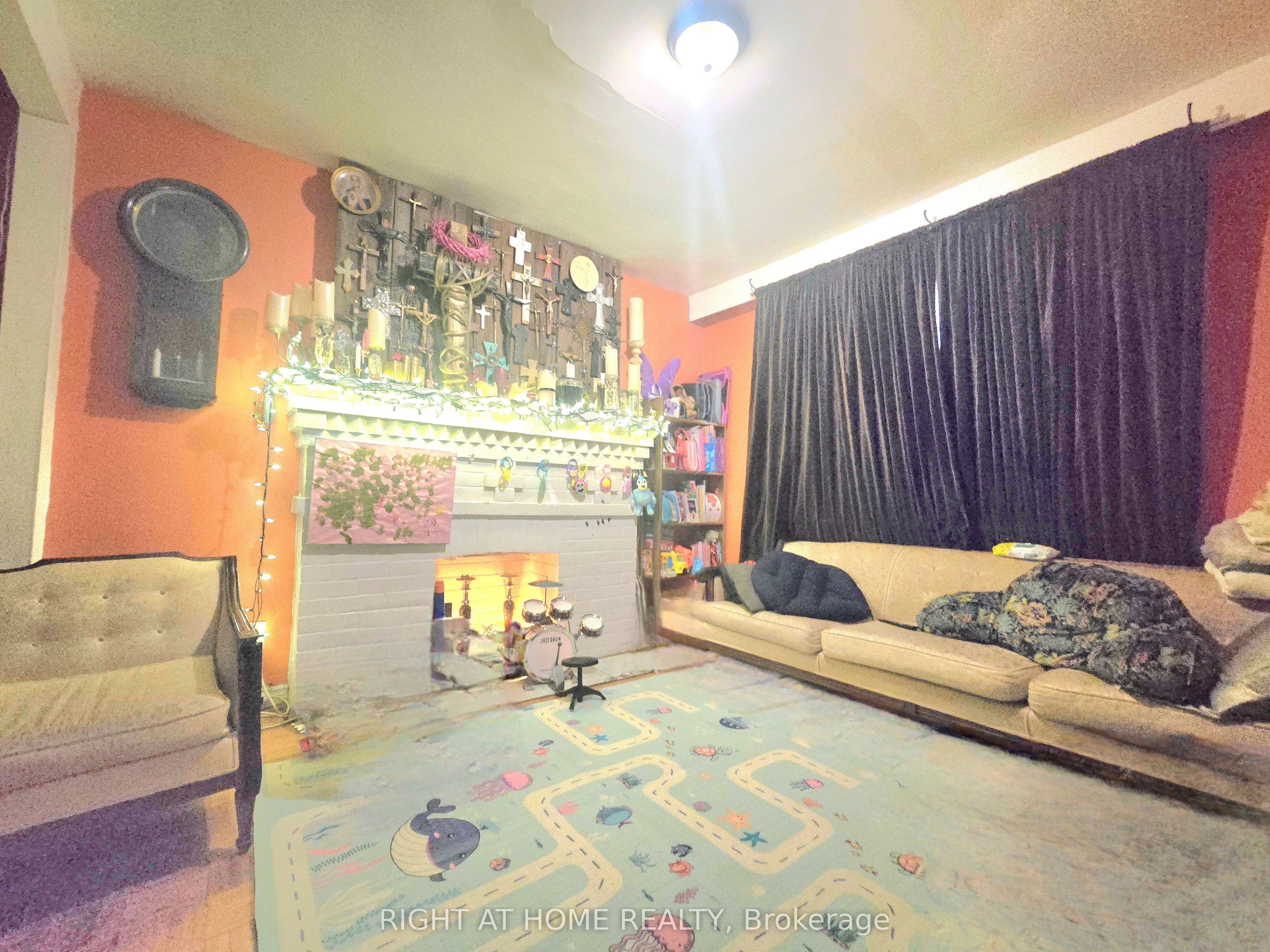 633 Greenwood Avenue, Toronto, ON M4J 4B1 photo 2