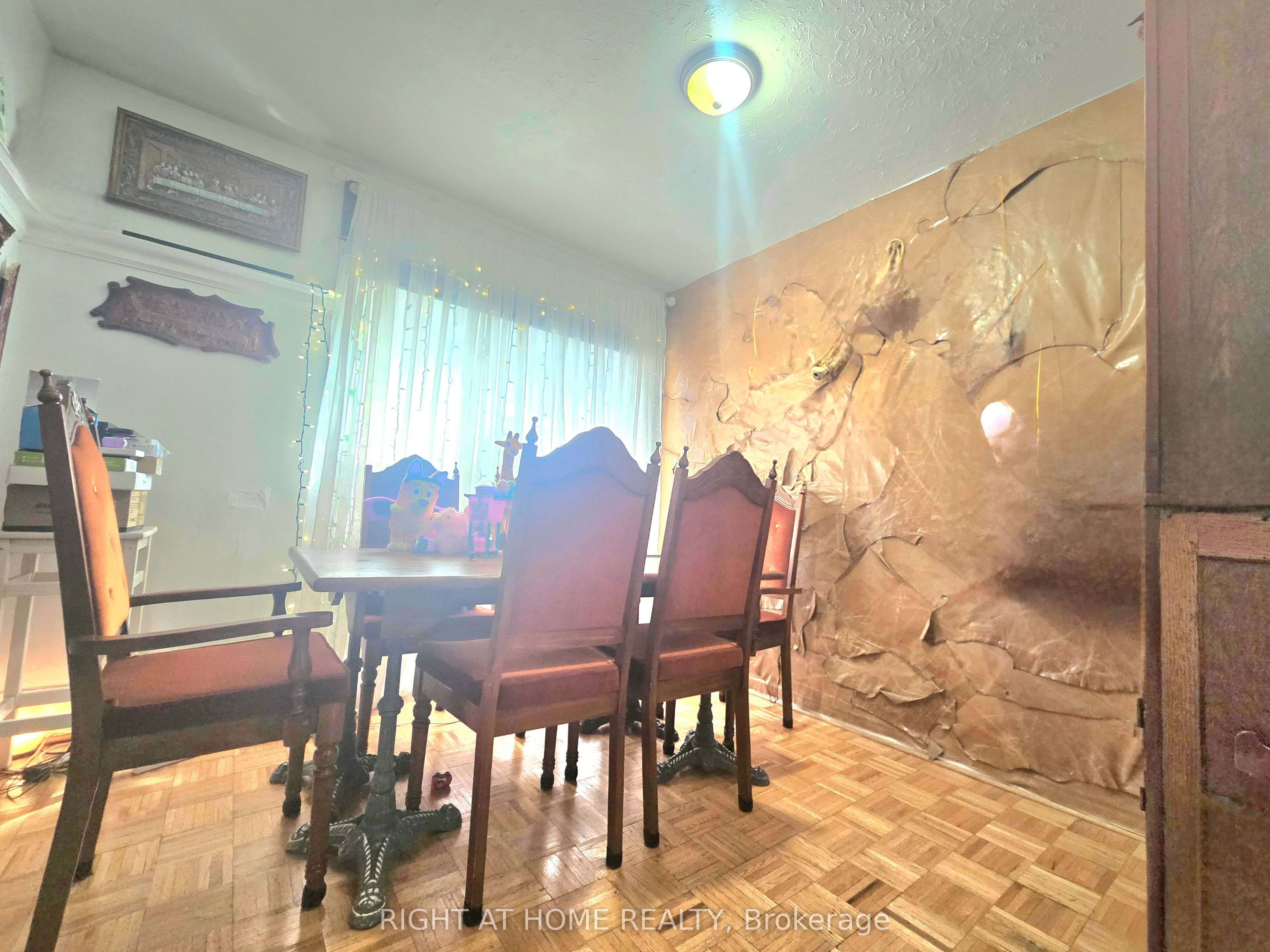 633 Greenwood Avenue, Toronto, ON M4J 4B1 photo 3