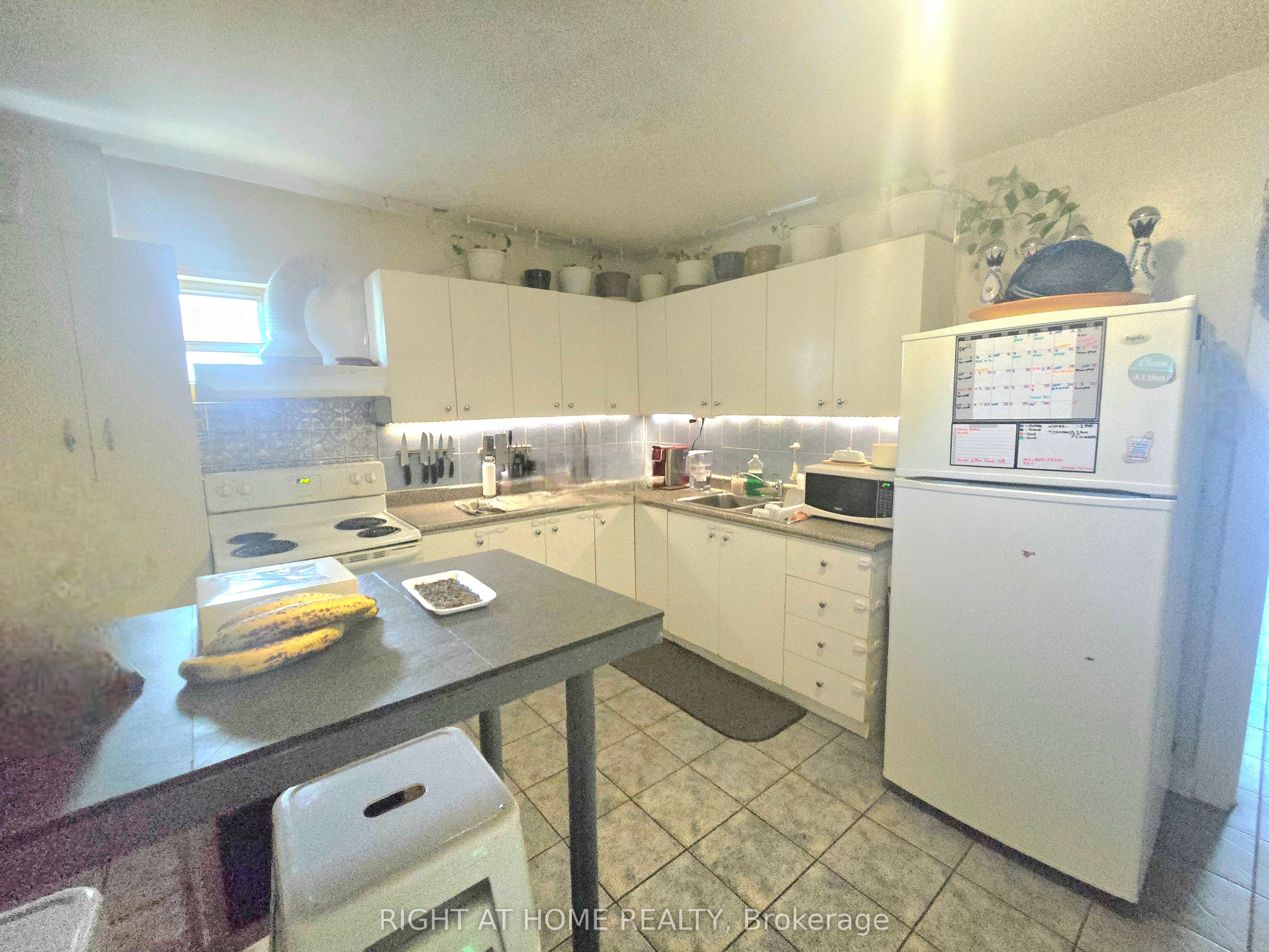 633 Greenwood Avenue, Toronto, ON M4J 4B1 photo 4