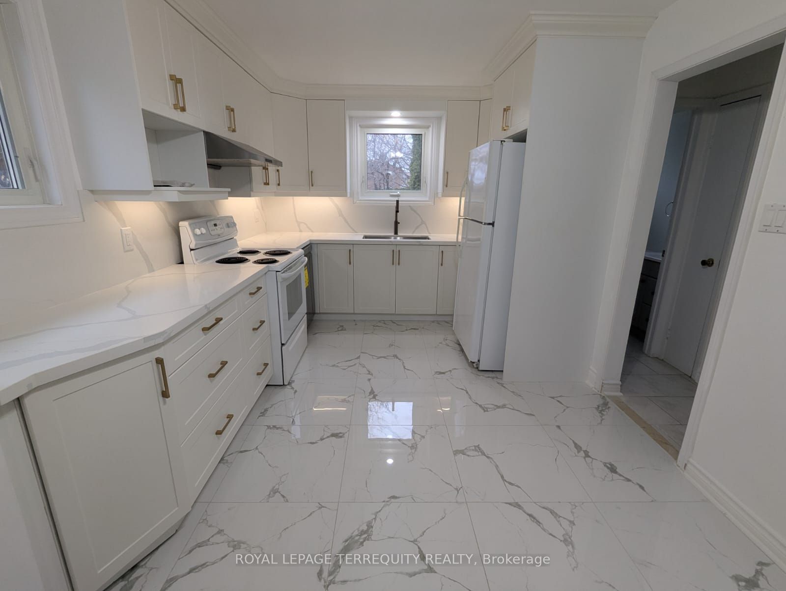 1858 Shadybrook Drive, Pickering, ON L1V 3A8 photo 5