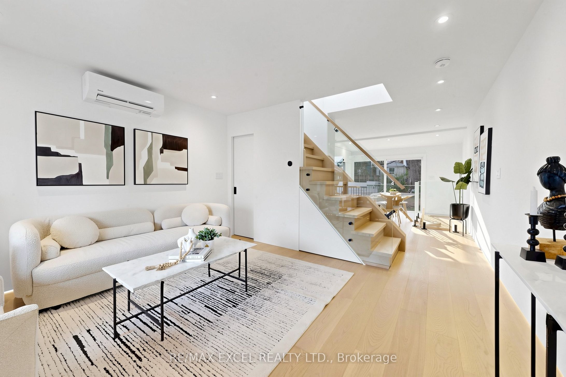 227 Donlands Avenue, Toronto, ON M4J 3P9 photo 3