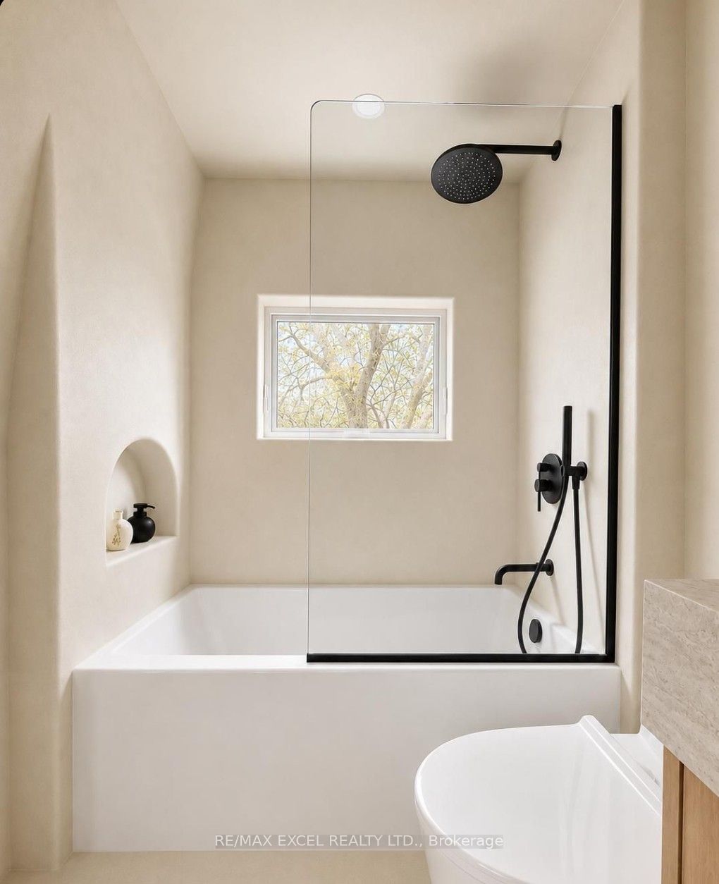 227 Donlands Avenue, Toronto, ON M4J 3P9 photo 5