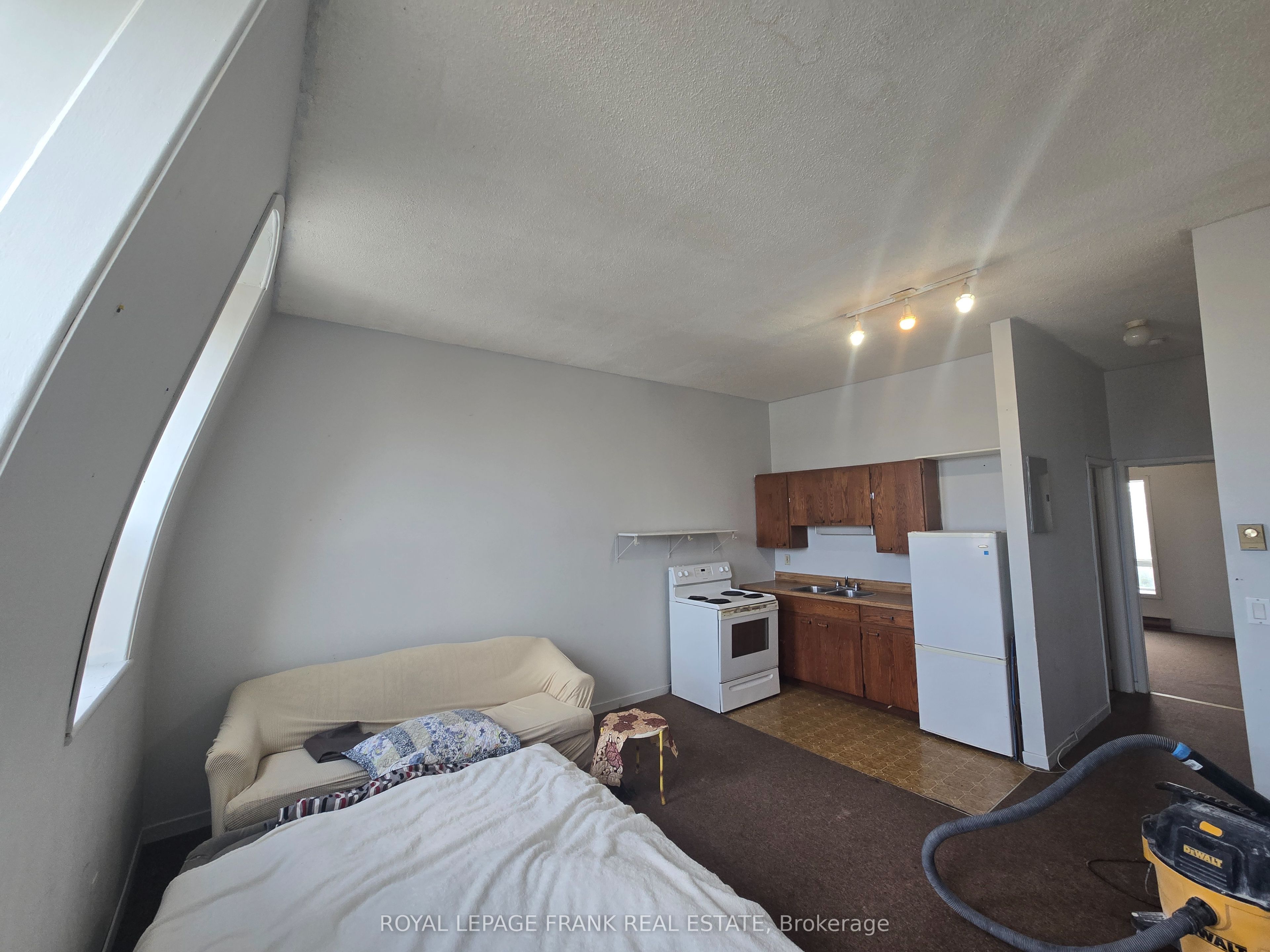 15 King Street E Apartment #5, Clarington, ON L1C 1N1