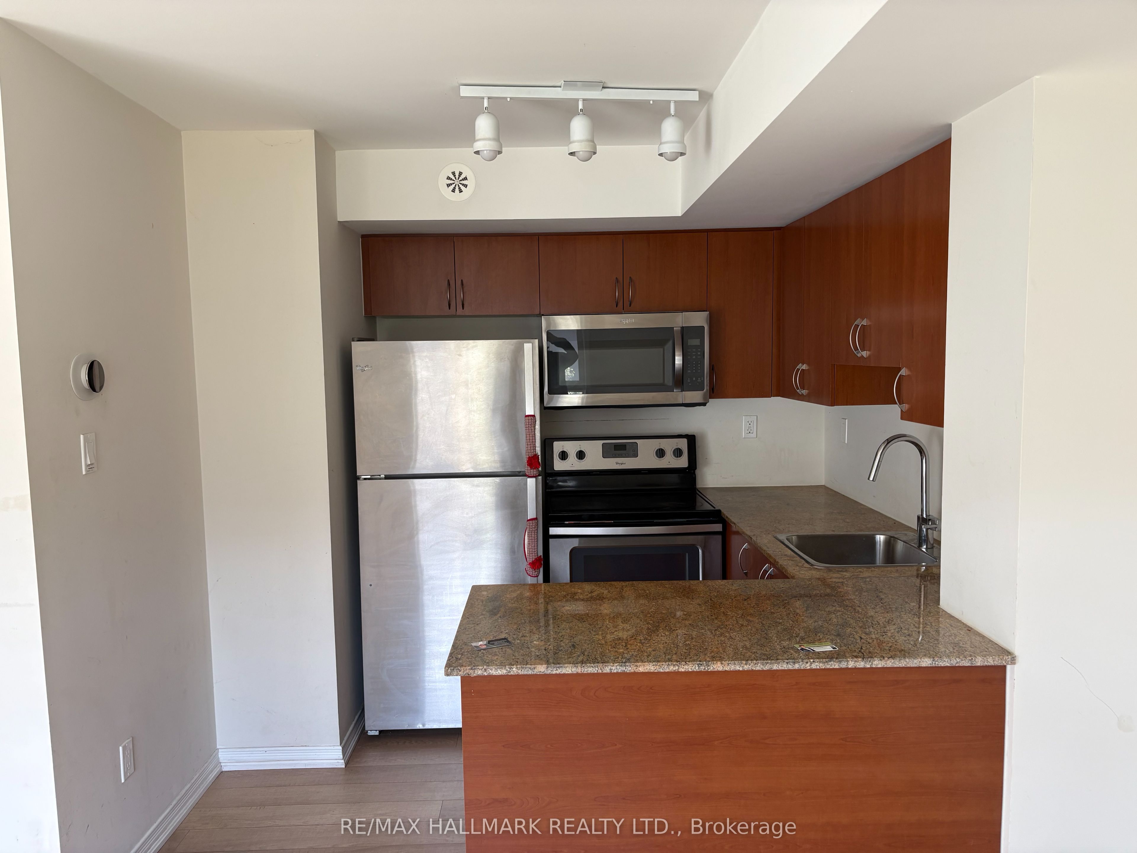 1070 Progress Avenue 306, Toronto, ON M1B 0C5 photo 4