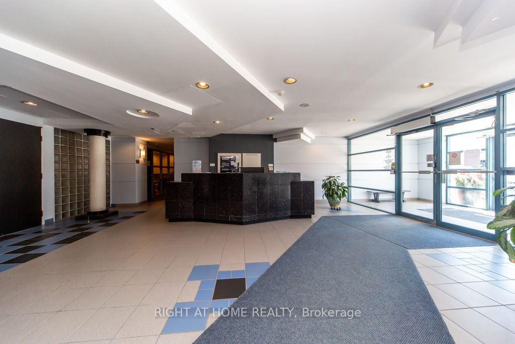 90 Dale Avenue 803, Toronto, ON M1J 3N4 photo 3