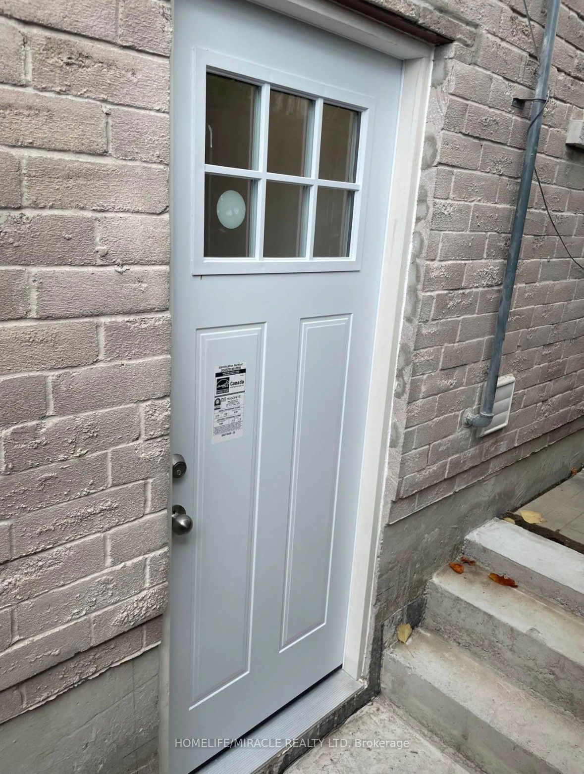 27 Lloydminster Avenue BSMT, Ajax, ON L1Z 0N8 photo 5