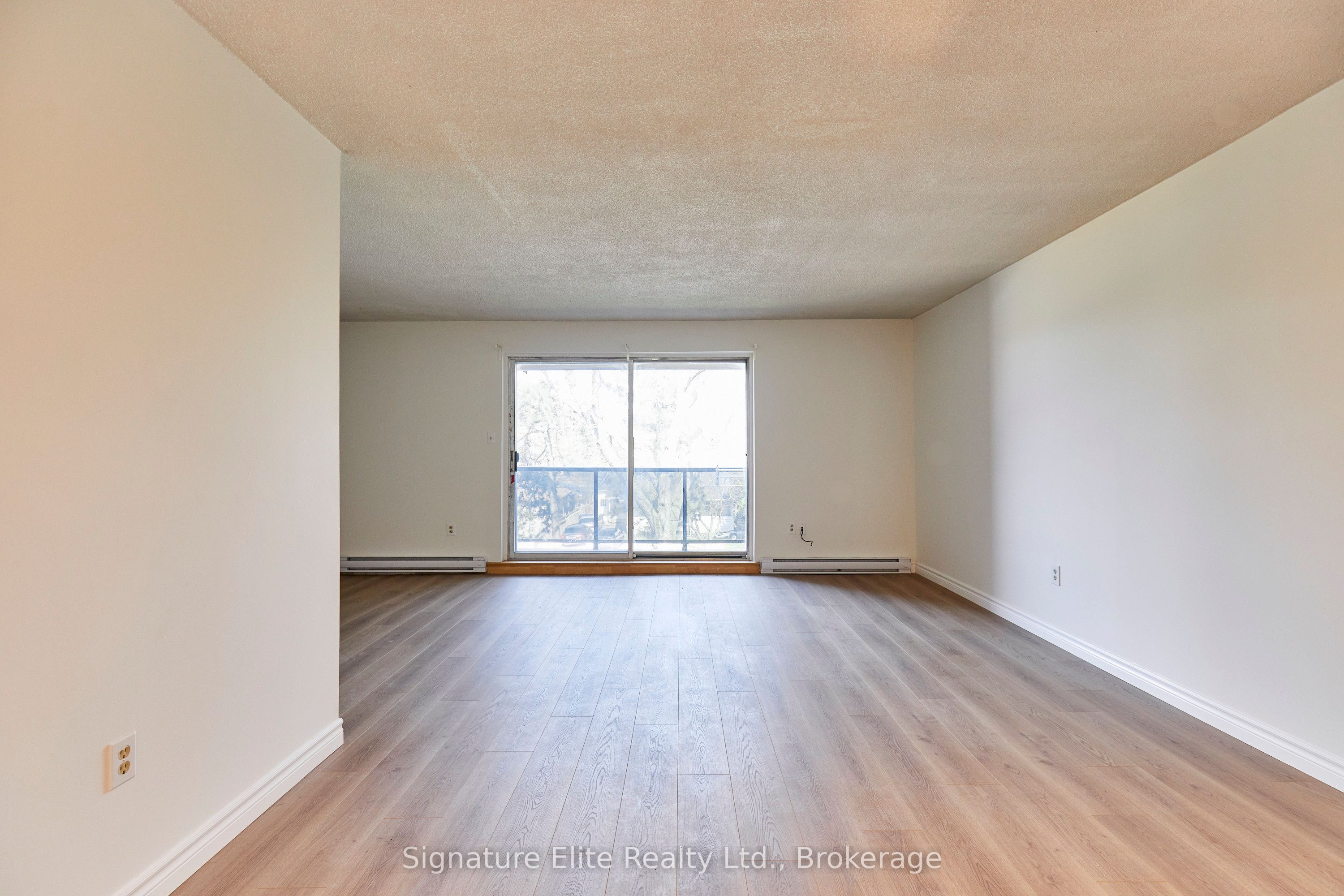 50 Scarborough Golf Club Road 124, Toronto, ON M1M 3T5 photo 4