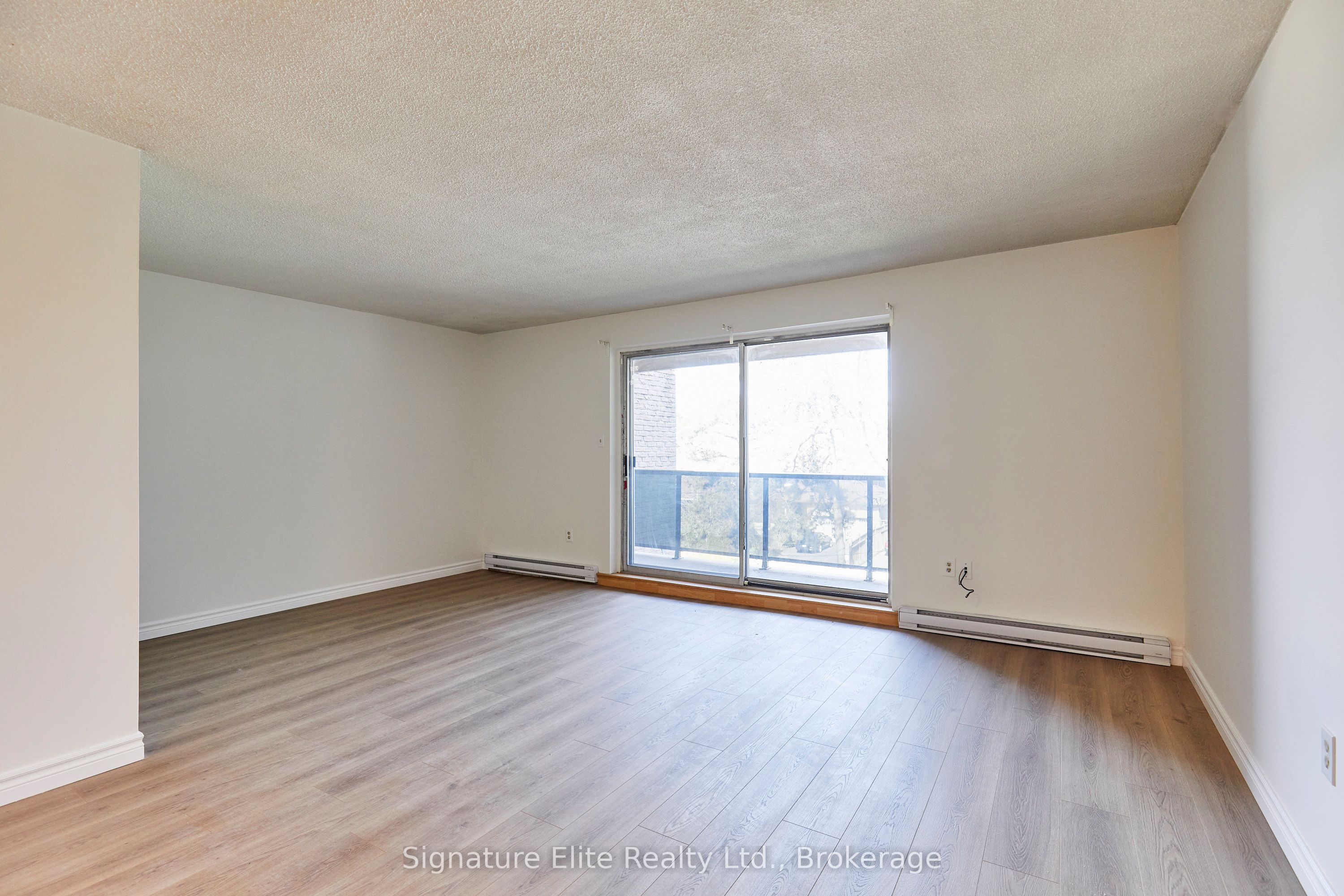 50 Scarborough Golf Club Road 124, Toronto, ON M1M 3T5 photo 5