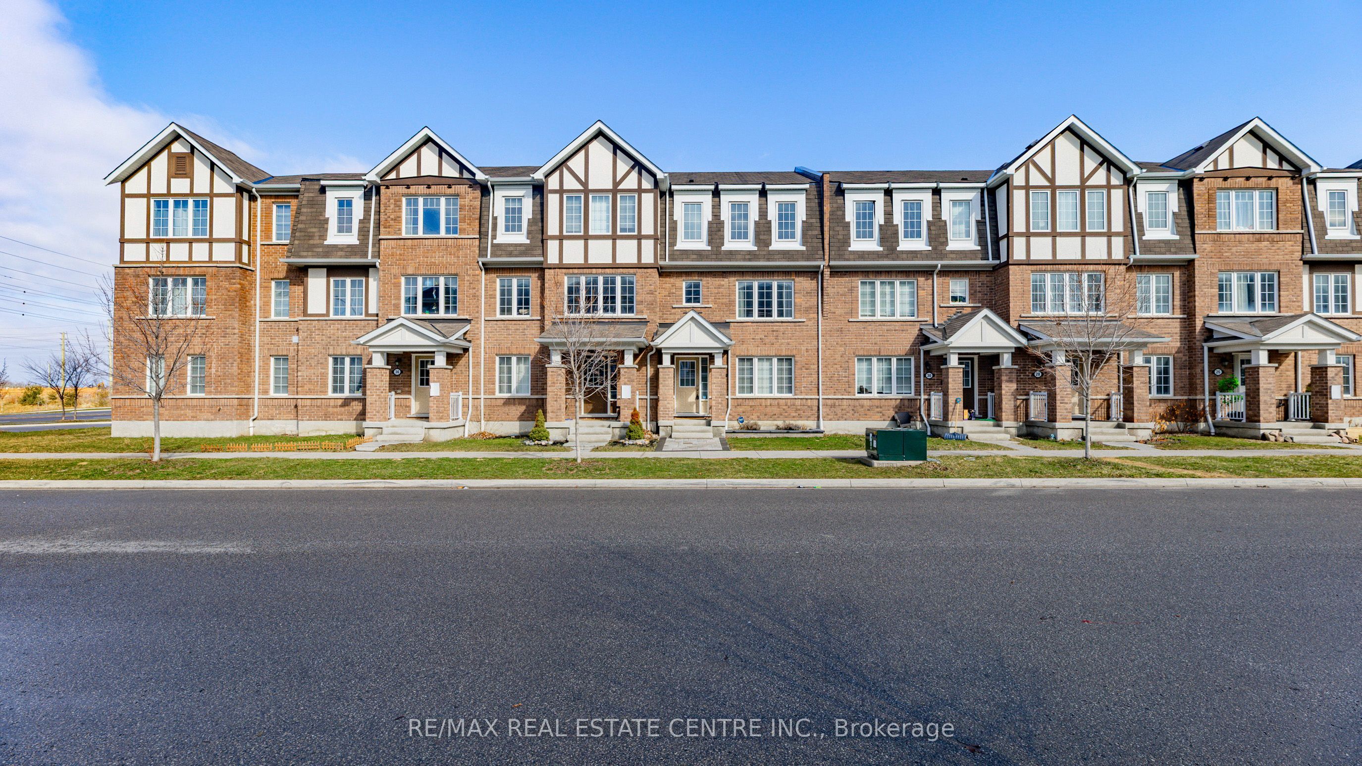 32 Bluegill Crescent, Whitby, ON L1P 0E4 photo 2