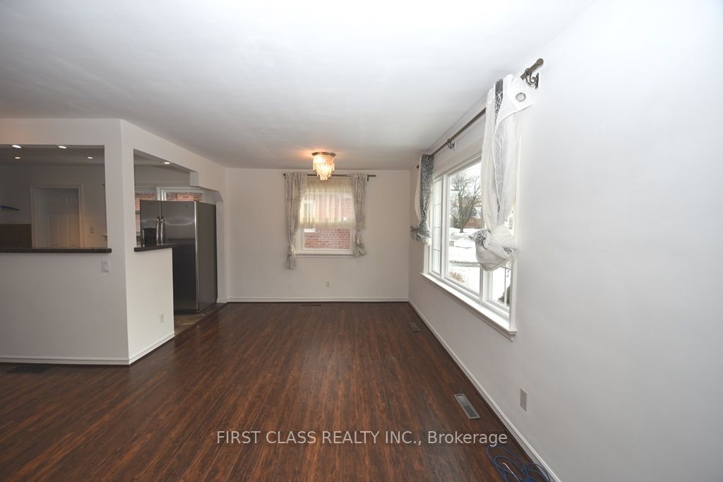 87 Vauxhall Drive, Toronto, ON M1P 1R1 photo 3