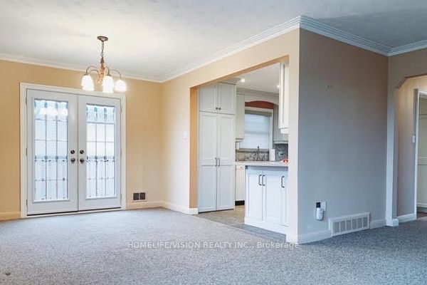 19 Danube Drive Main, Toronto, ON M1R 1Z9 photo 3