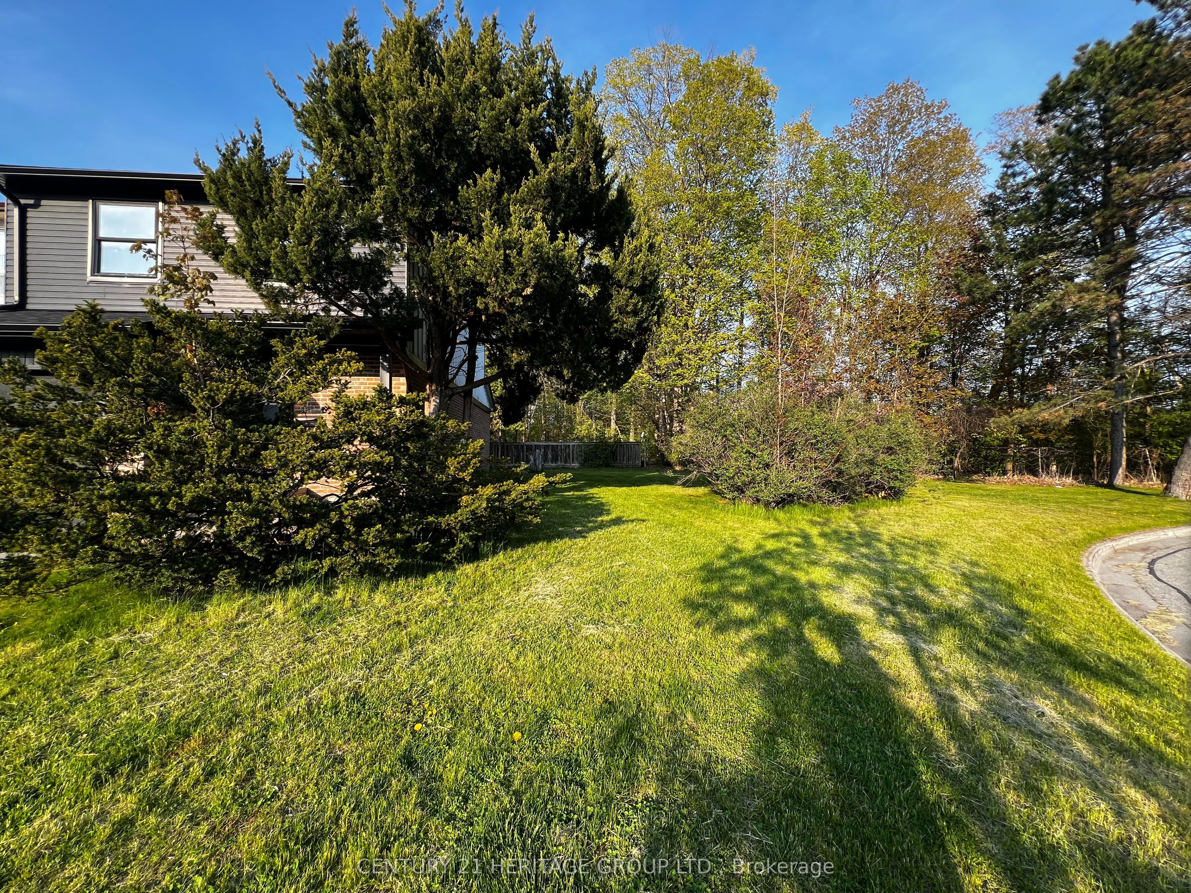 1133 Trowbridge Court, Oshawa, ON L1G 7H1 photo 2