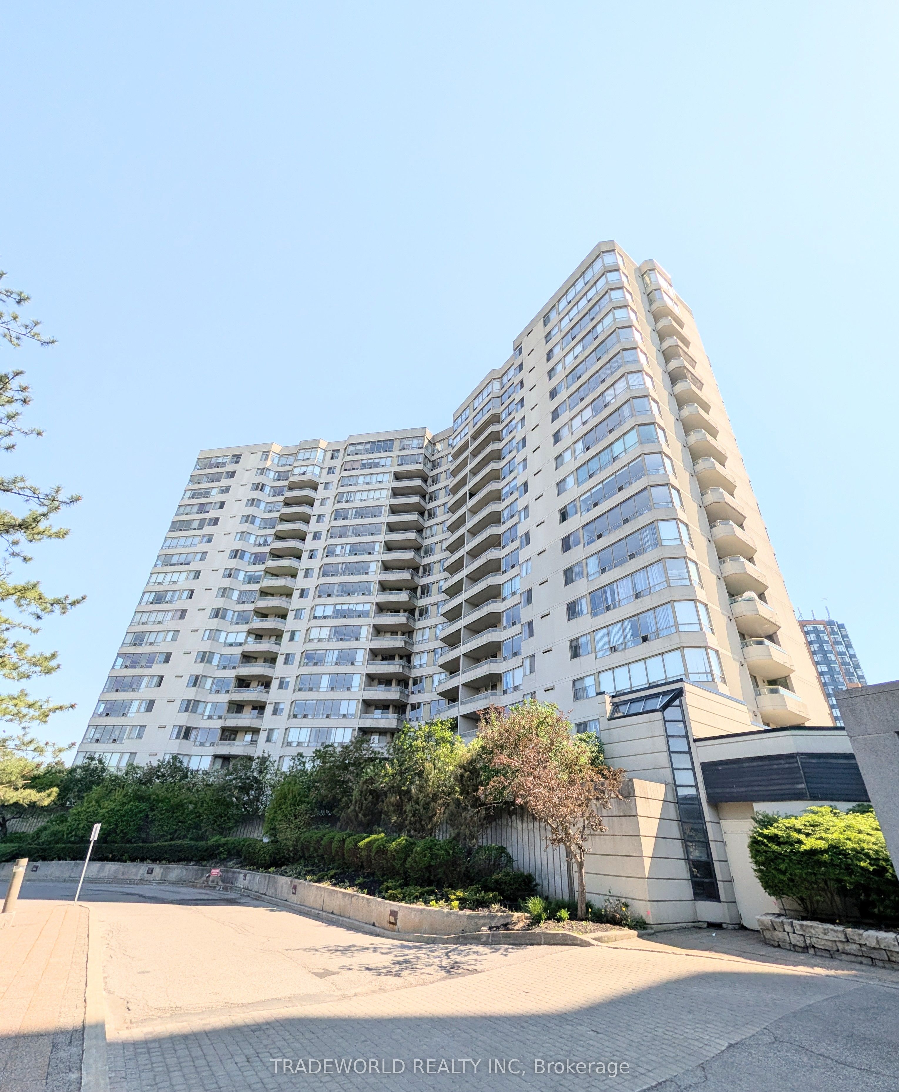 150 Alton Towers Circle 405, Toronto, ON M1V 4X7 photo 2
