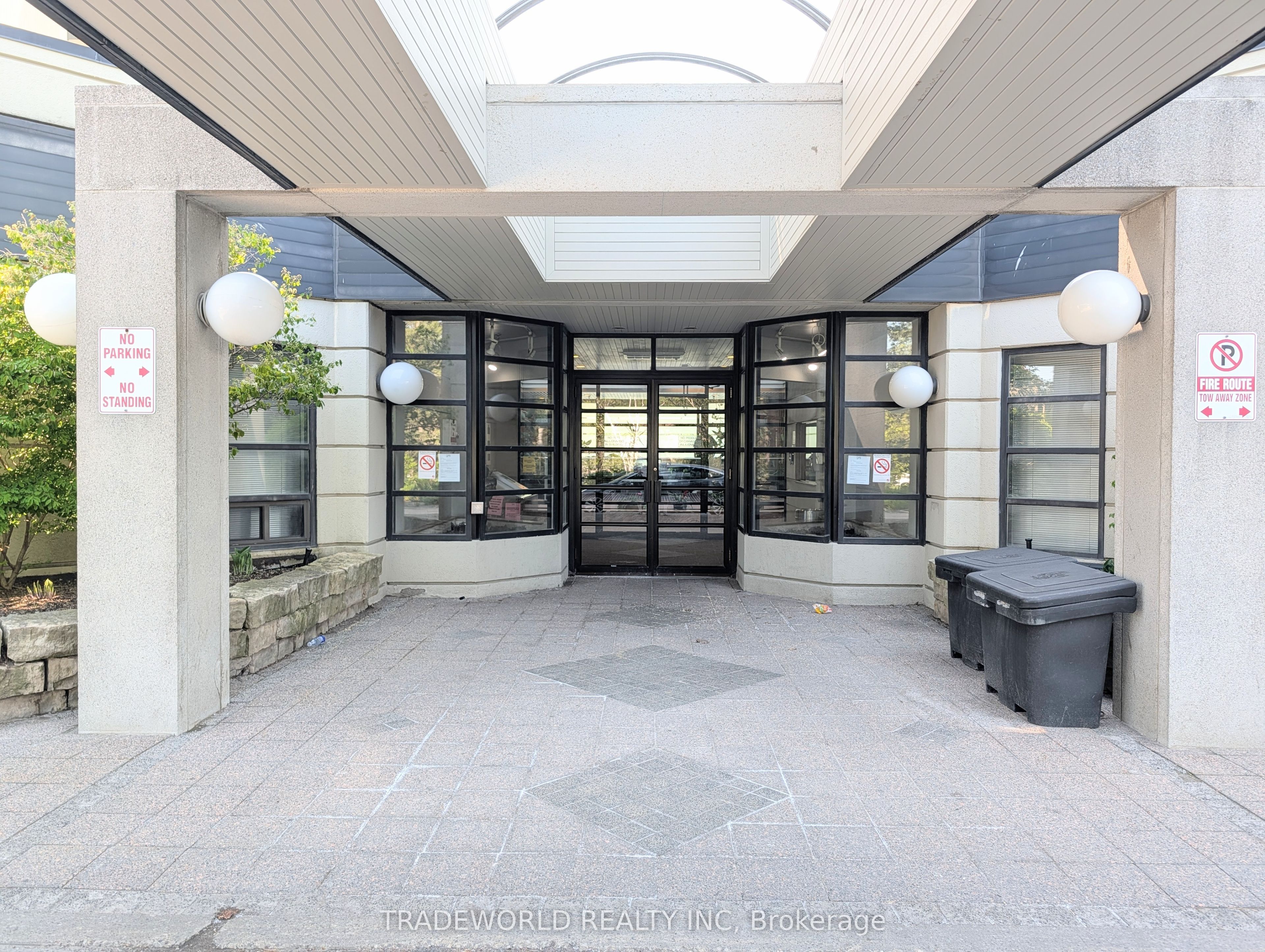 150 Alton Towers Circle 405, Toronto, ON M1V 4X7 photo 3