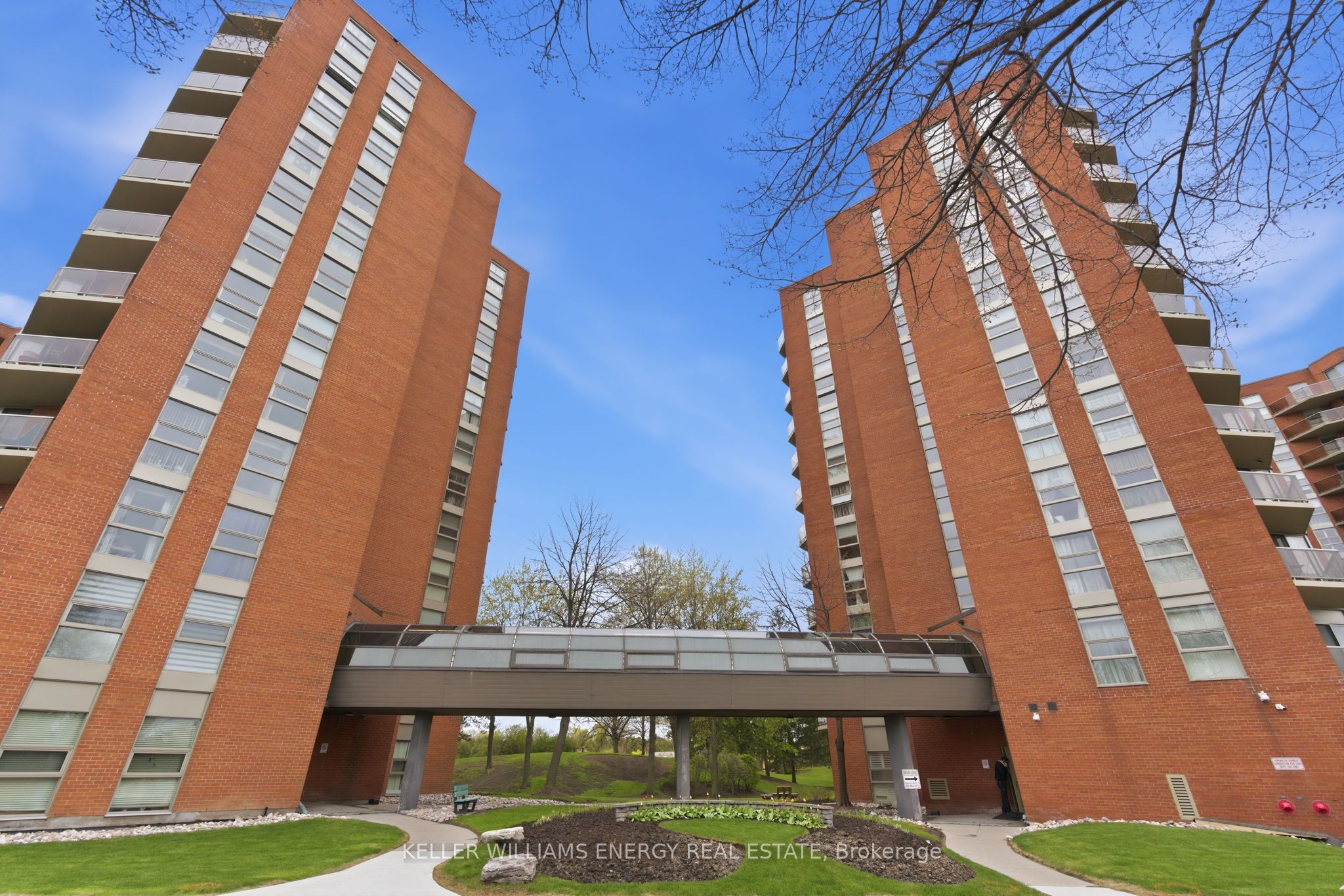 10 Dean Park Road 719, Toronto, ON M1B 3G8