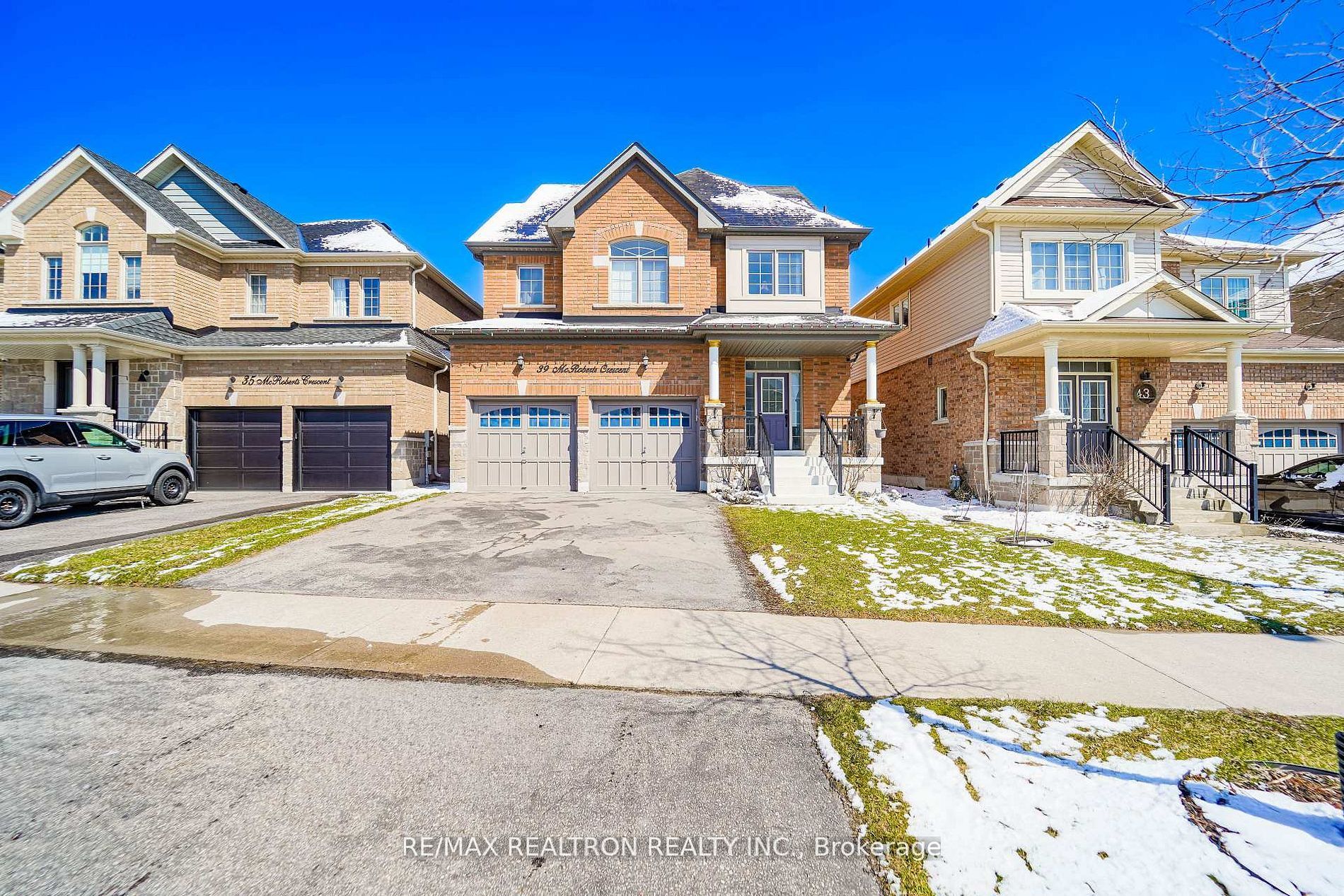 39 Mcroberts Crescent, Clarington, ON L1E 0H5 photo 3