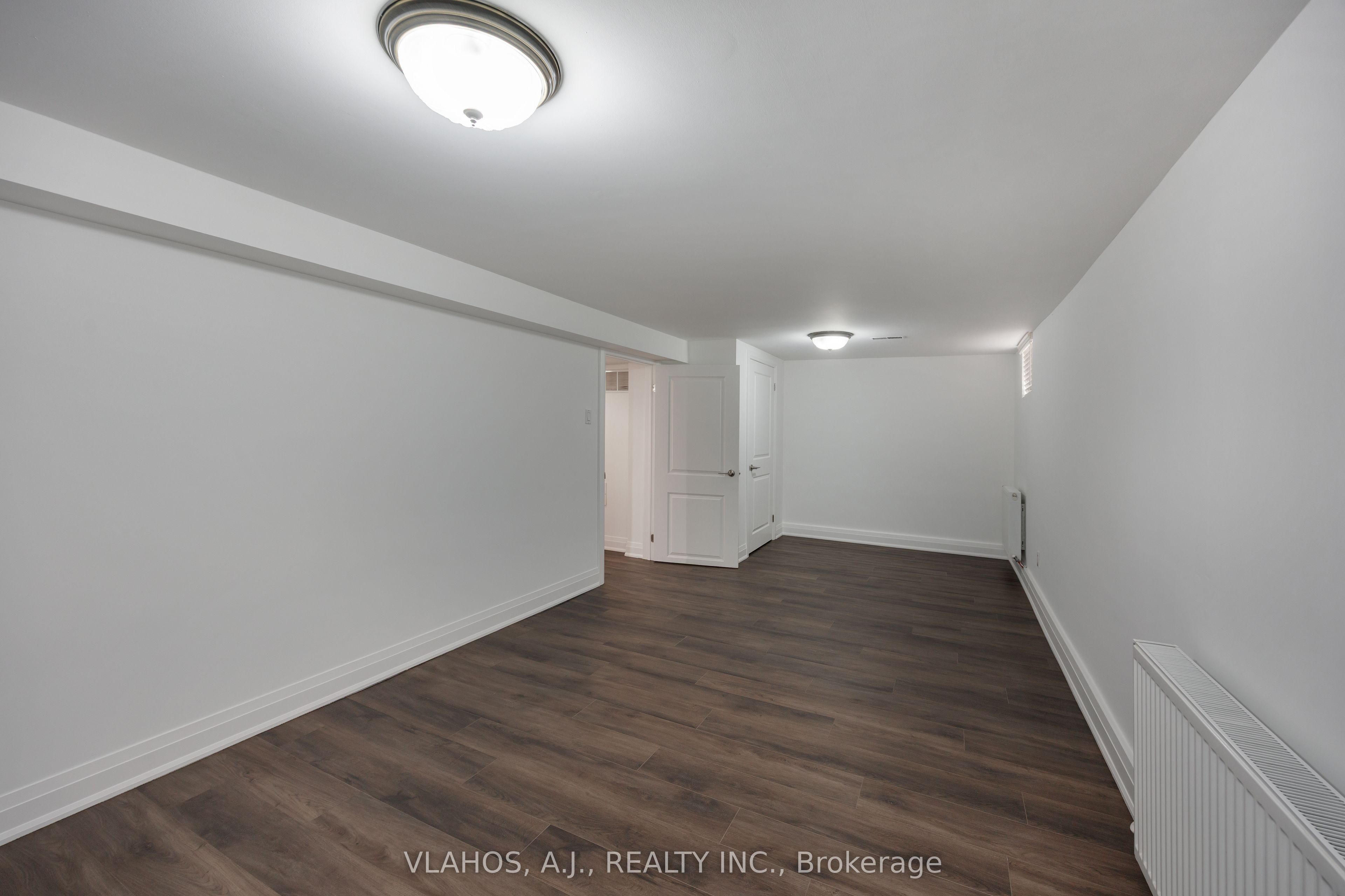 19 Bainhart Crescent, Toronto, ON M1H 2R4 photo 3