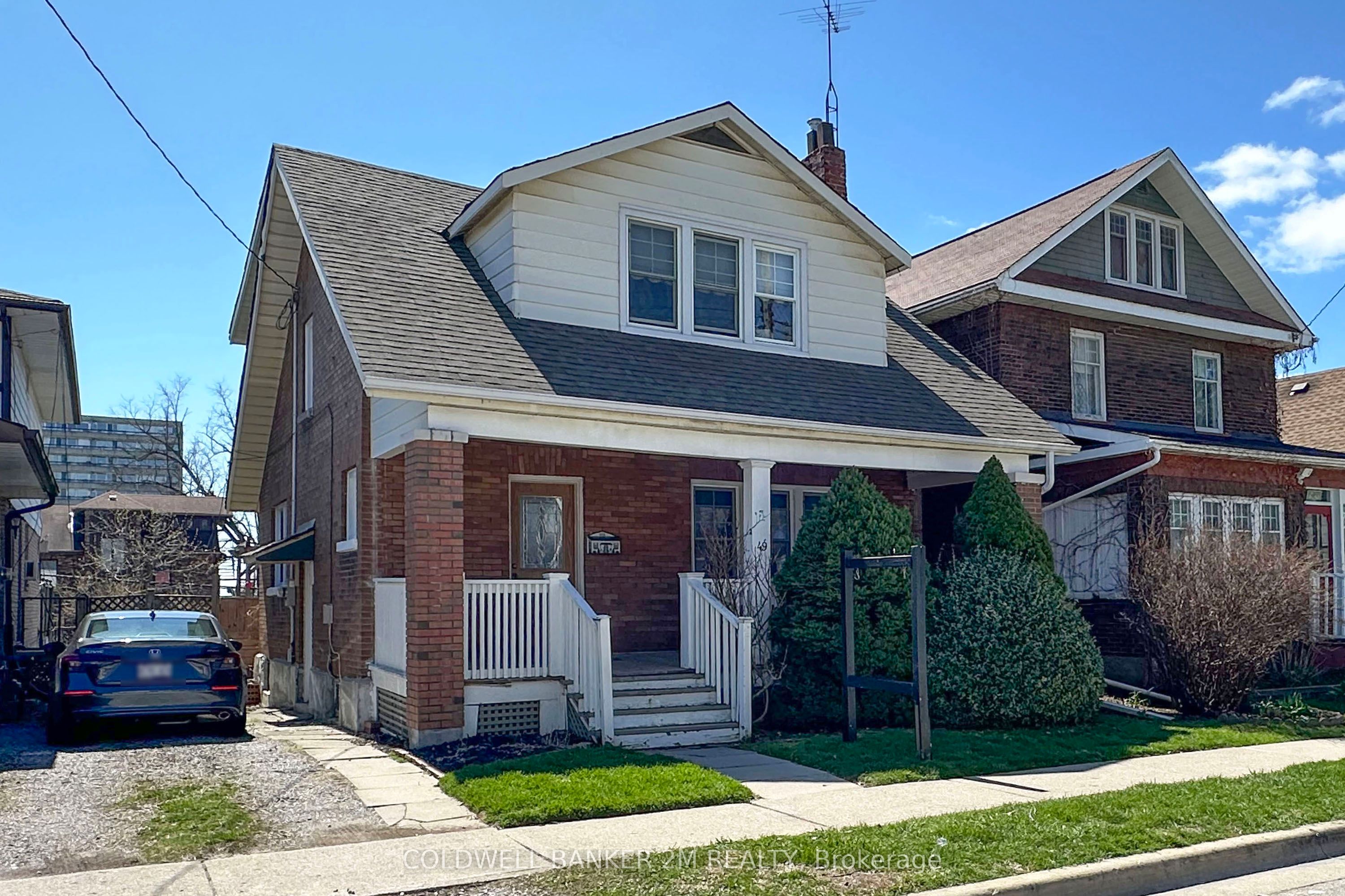 49 Brock Street E, Oshawa, ON L1G 1R8 photo 2