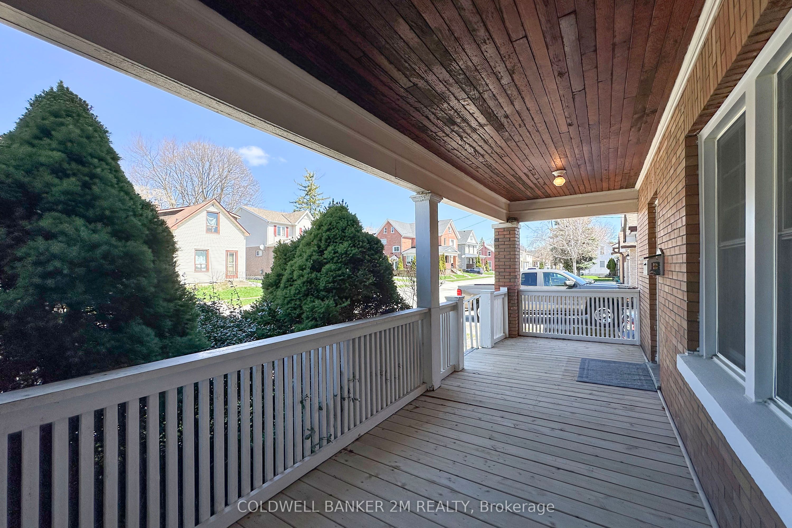 49 Brock Street E, Oshawa, ON L1G 1R8 photo 3