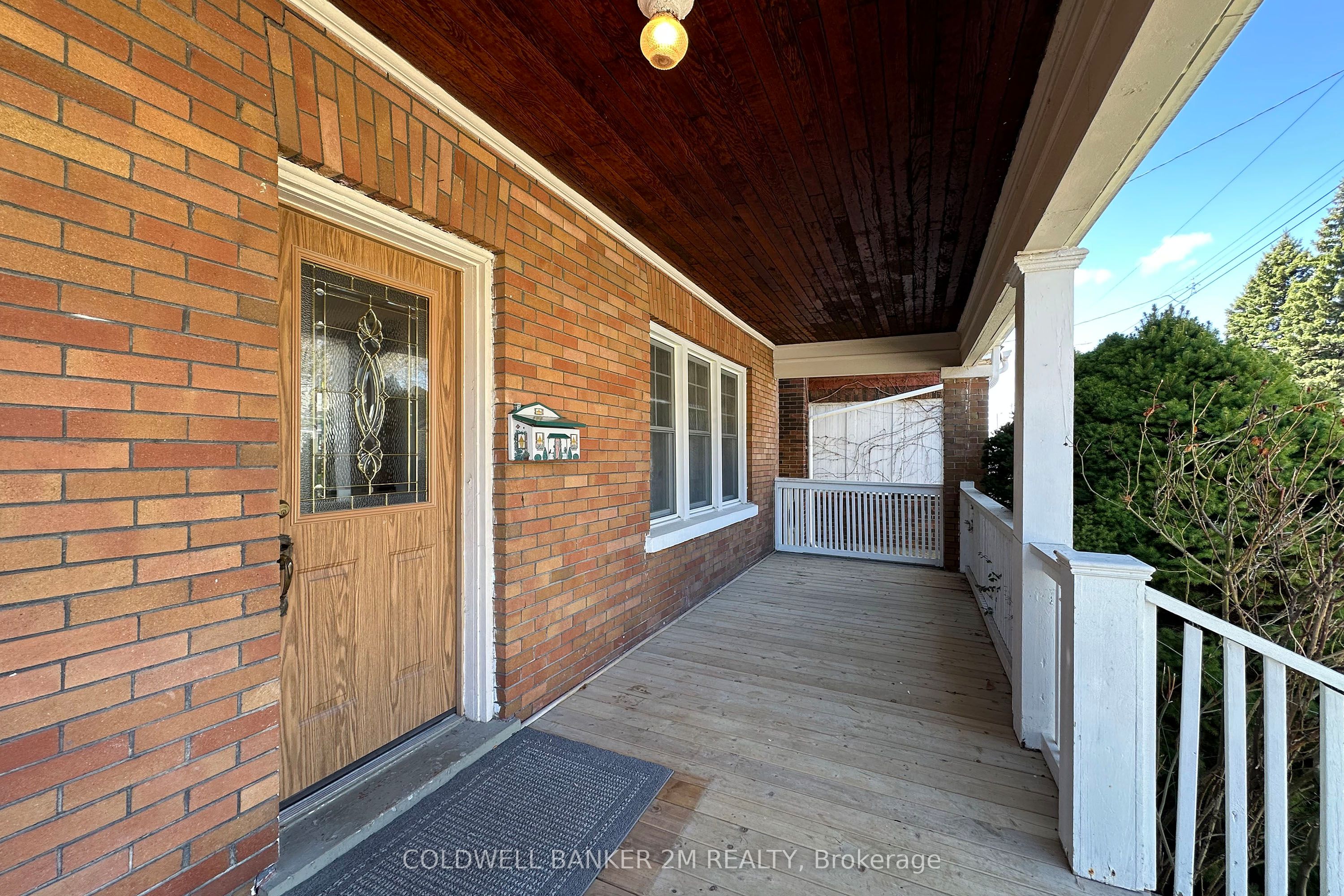 49 Brock Street E, Oshawa, ON L1G 1R8 photo 4
