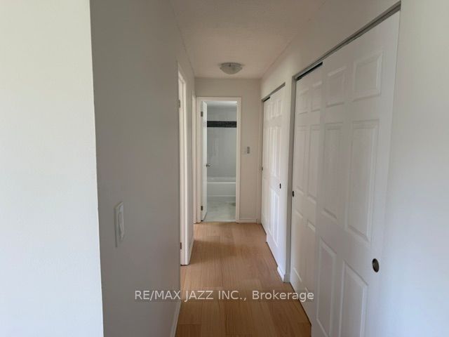 455 Trick Avenue 101, Oshawa, ON L1G 7T7 photo 2