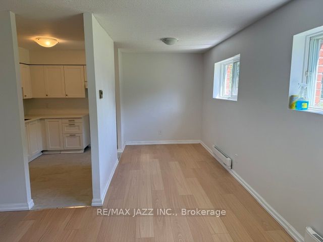 455 Trick Avenue 101, Oshawa, ON L1G 7T7 photo 3