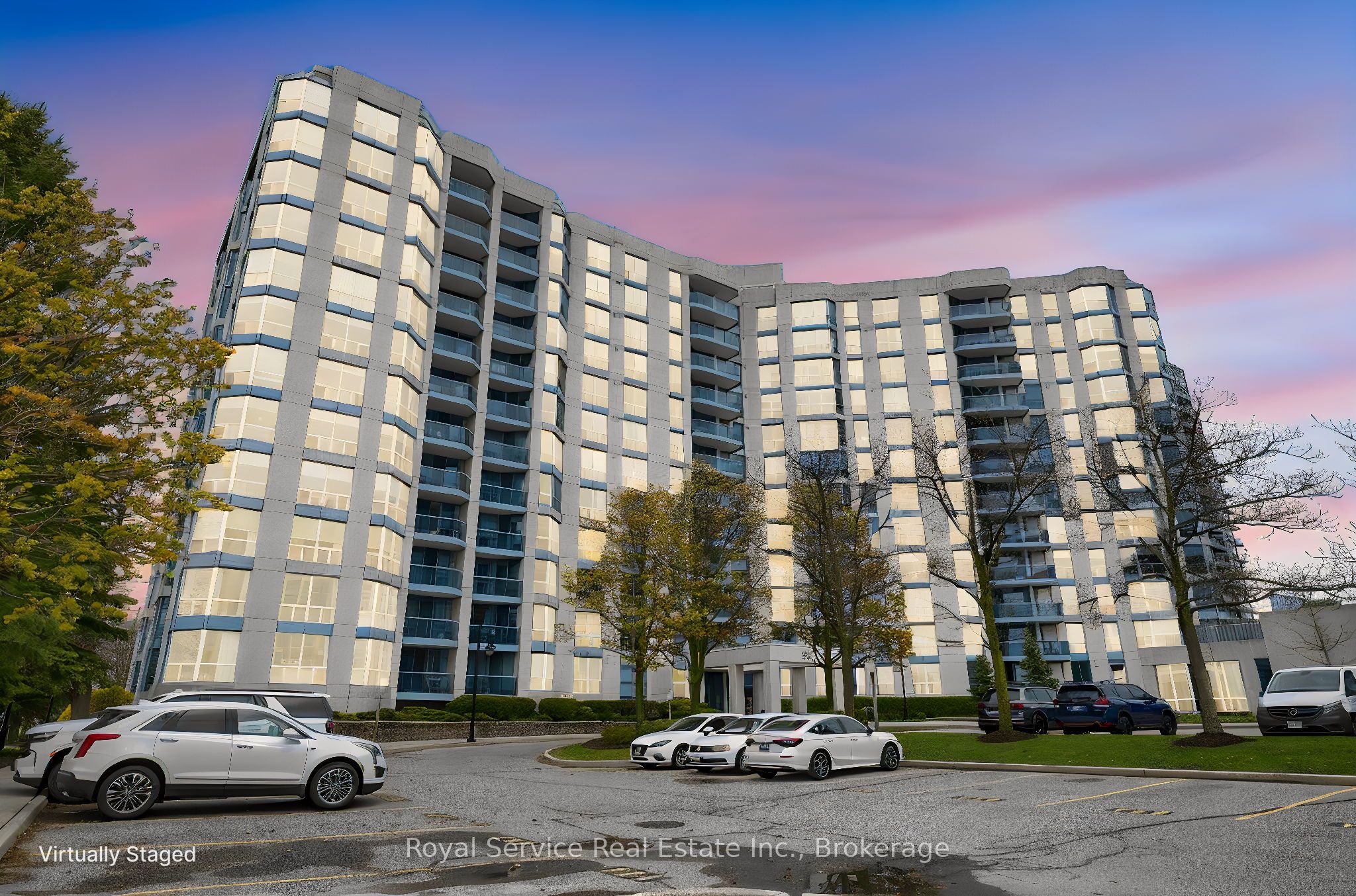 360 Watson Street W 910, Whitby, ON L1N 9G2
