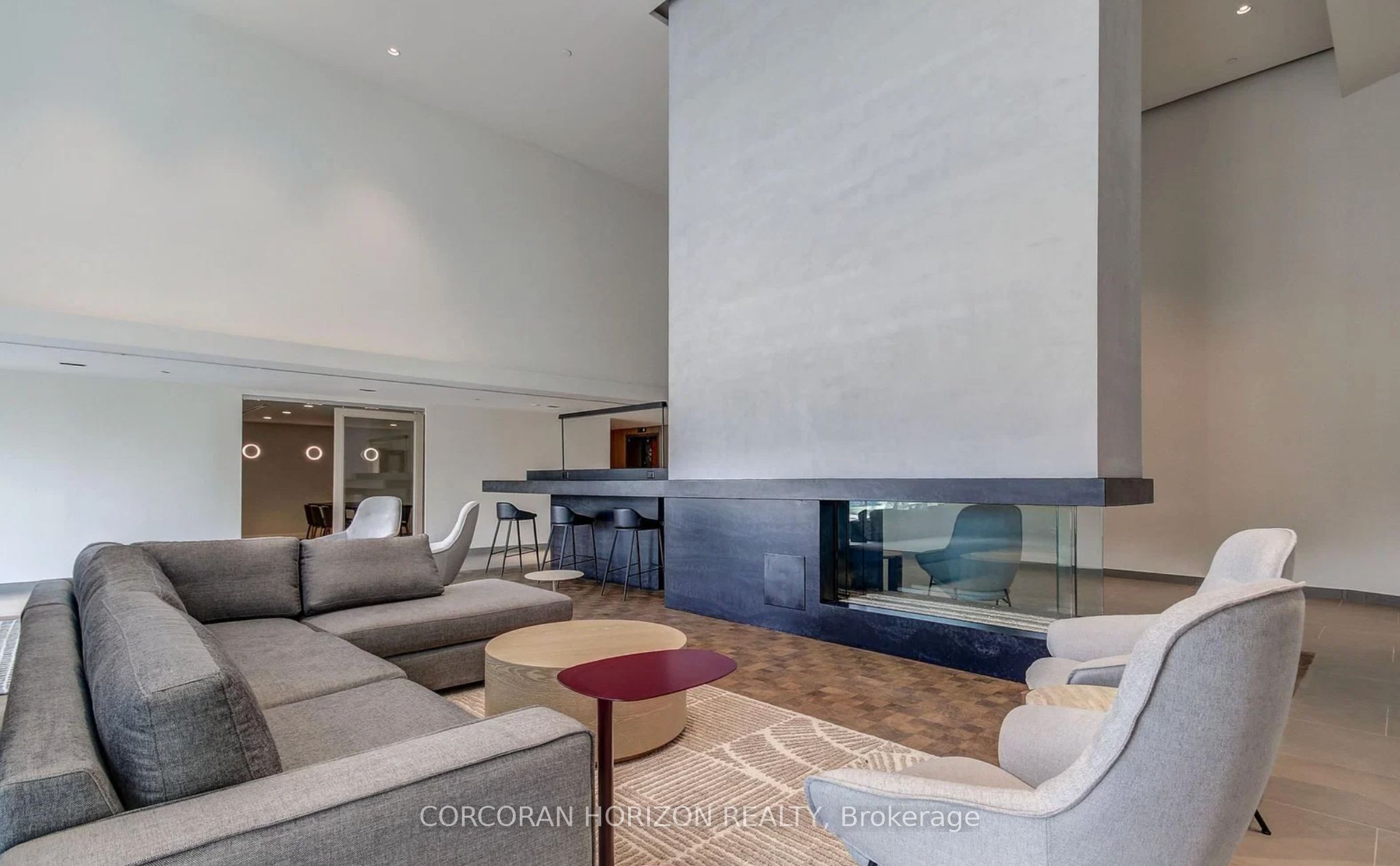 1050 Eastern Avenue 819, Toronto, ON M4L 0B7 photo 3