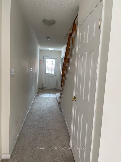 32 Etienne Street, Toronto, ON M1L 0A4 photo 5