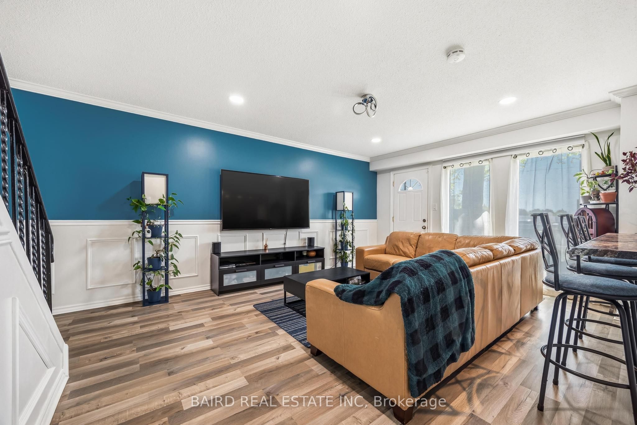 1331 Mary Street N 6, Oshawa, ON L1G 6Z2