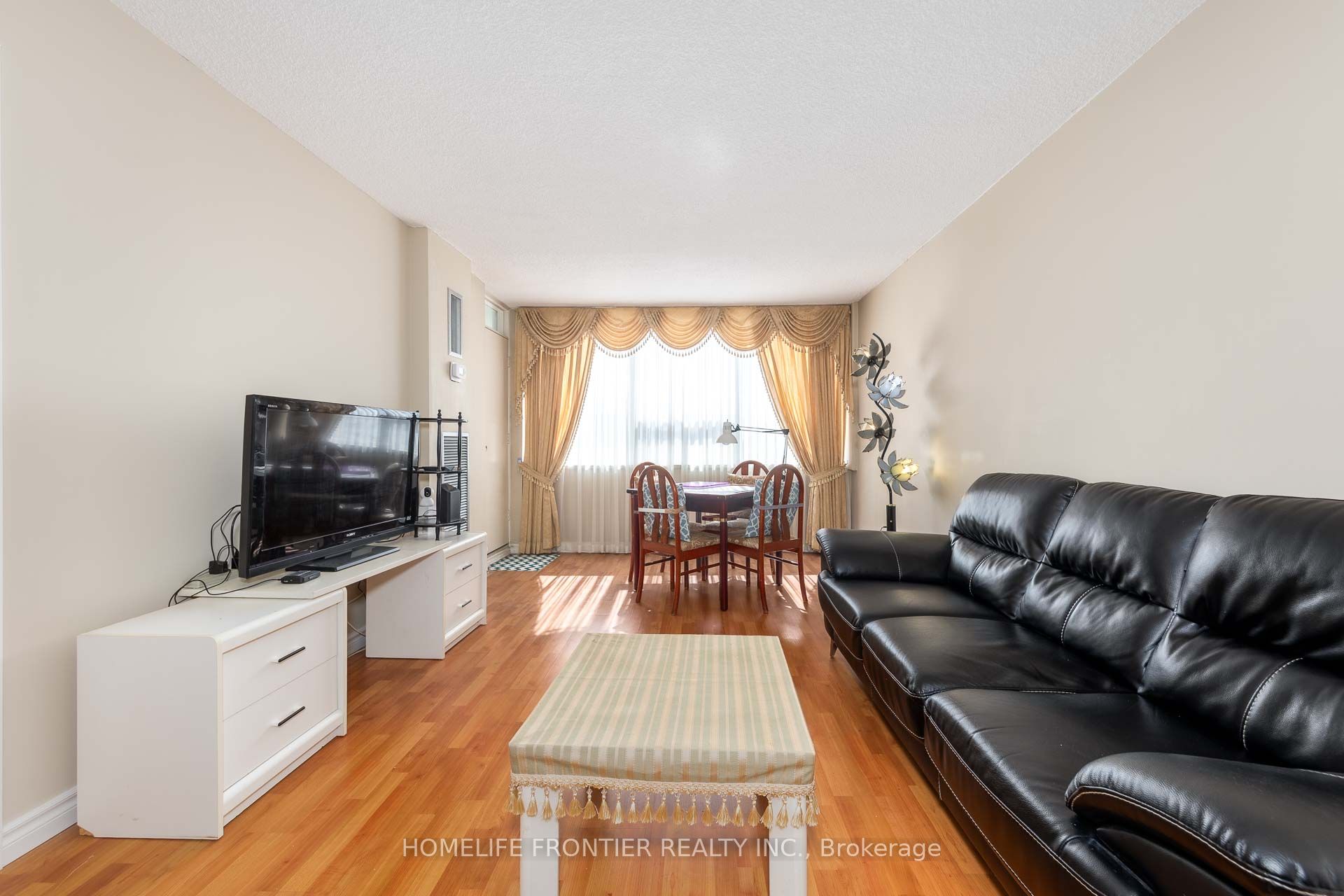 45 Silver Springs Boulevard 706, Toronto, ON M1V 1R2 photo 4