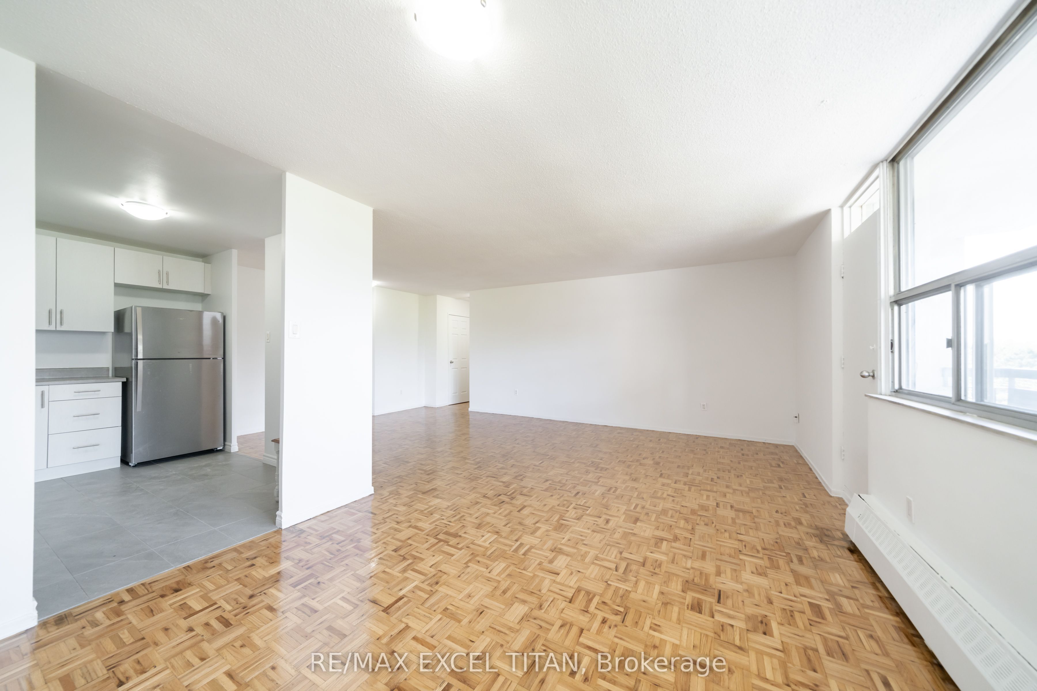 5 Glamorgan Avenue 412, Toronto, ON M1P 4P1 photo 5