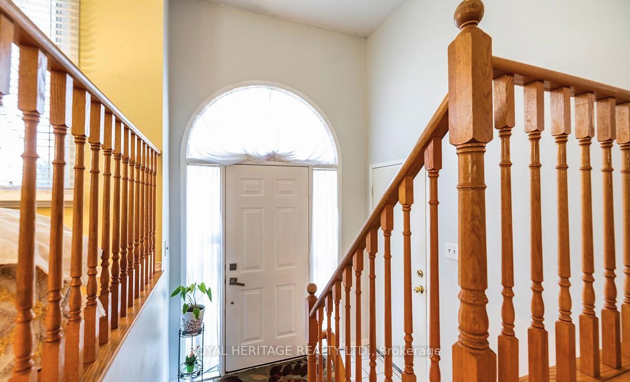 31 Thames Drive N, Whitby, ON L1R 2M2 photo 4