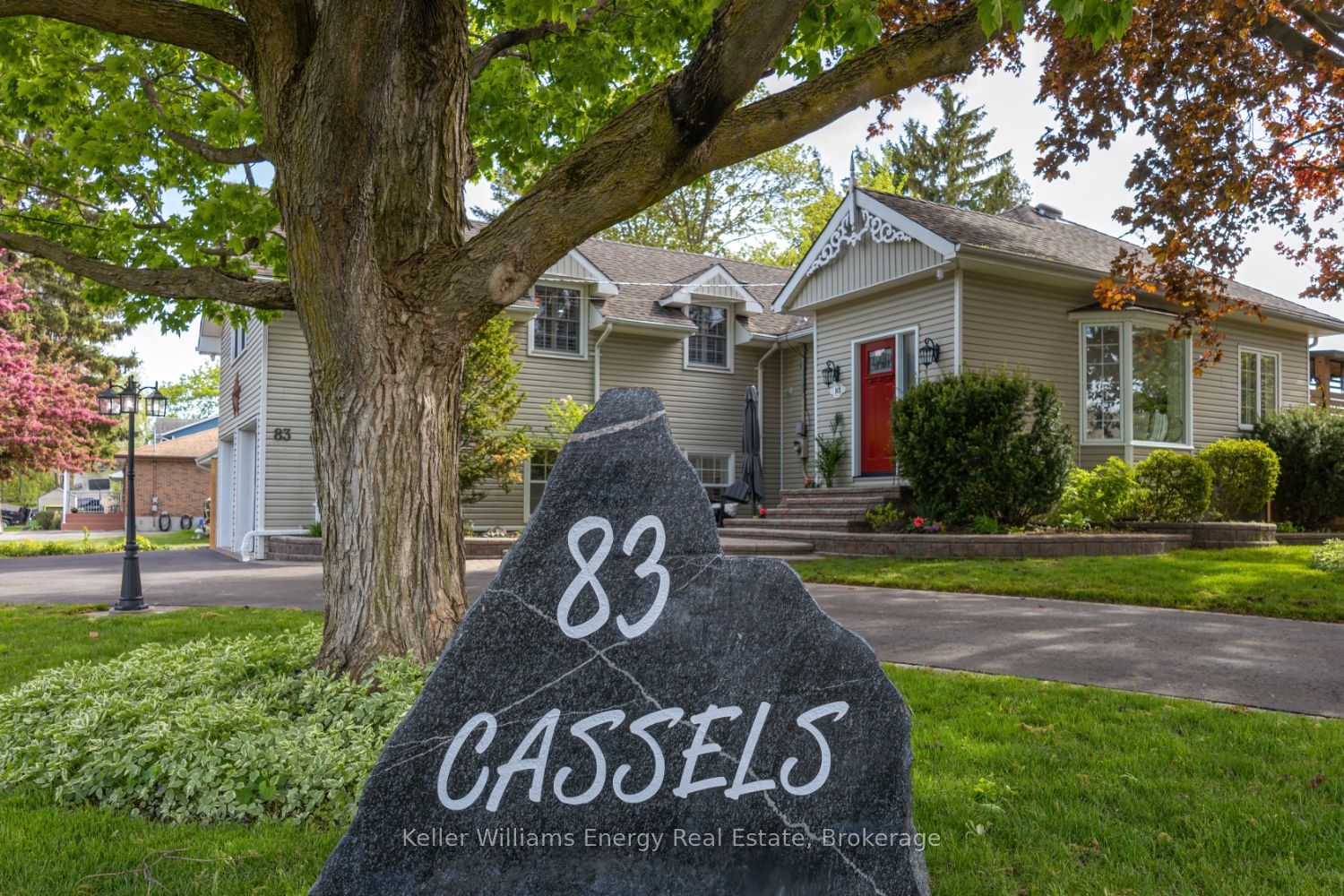 83 Cassels Road E, Whitby, ON L1M 1C6 photo 3