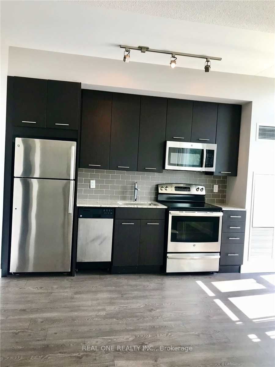 2055 Danforth Avenue 312, Toronto, ON M4C 1J8 photo 3