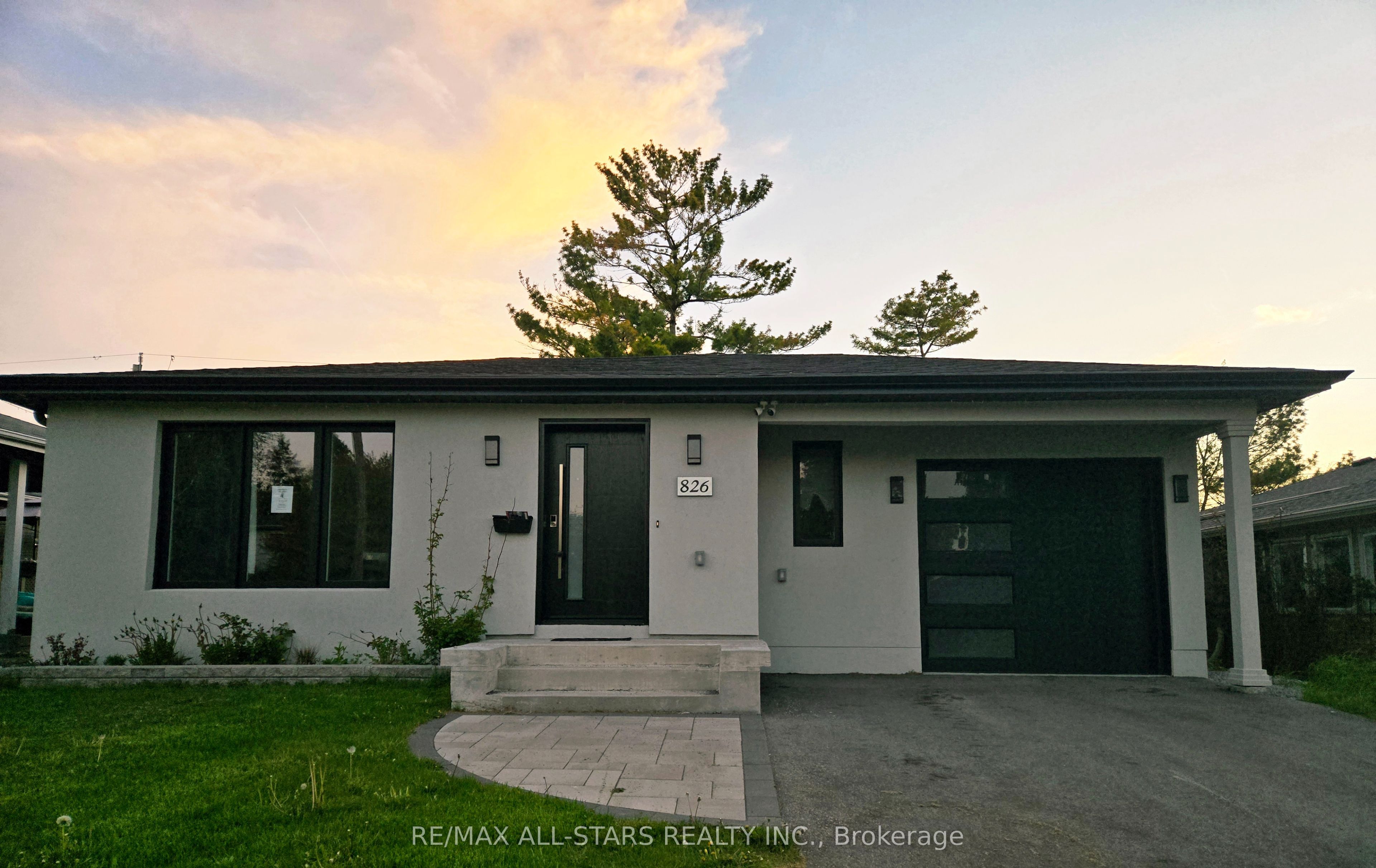 826 Krosno Boulevard, Pickering, ON L1W 1G9
