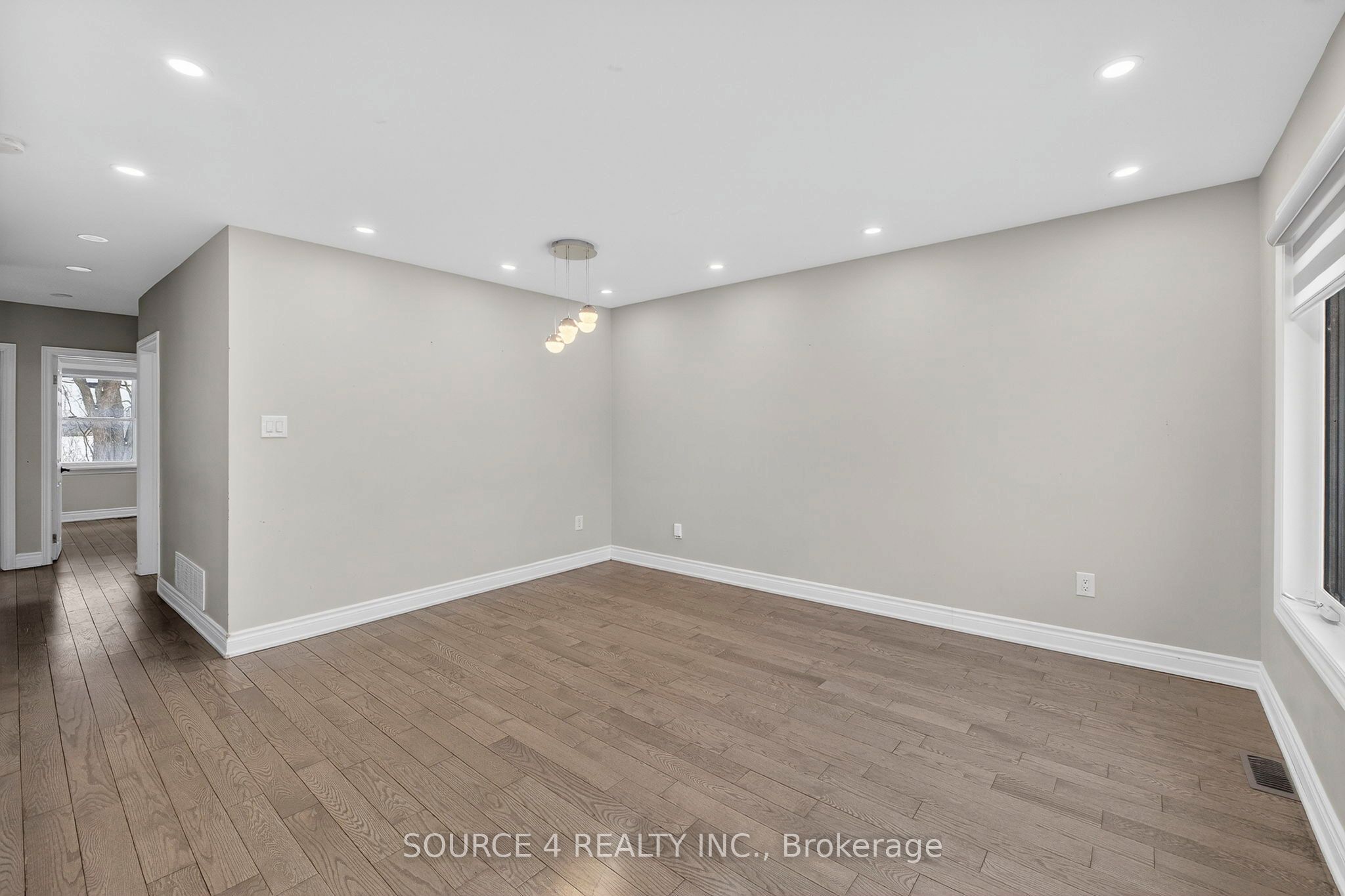 243 Malaga Road, Oshawa, ON L1J 1N6 photo 4
